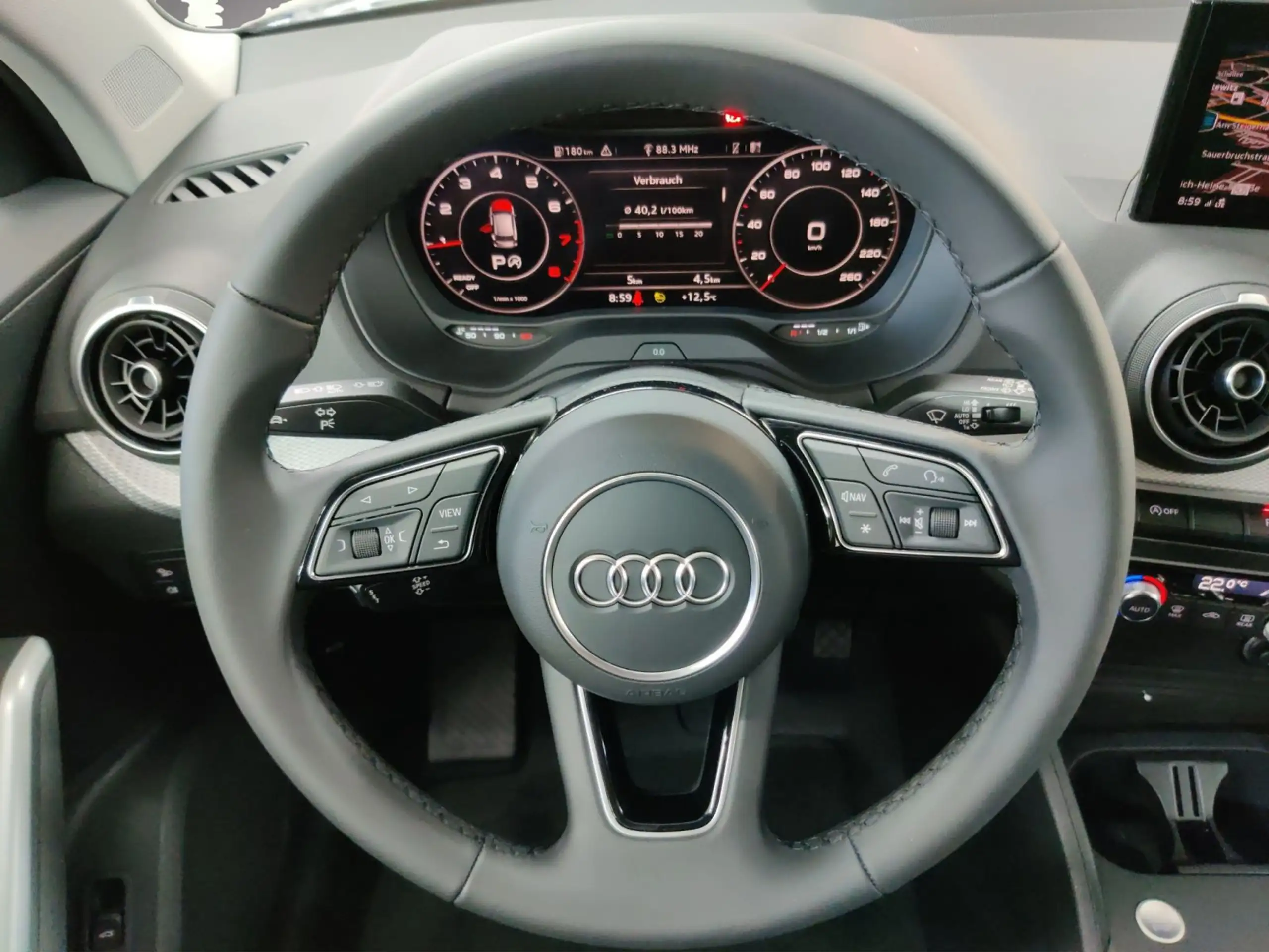 Audi - Q2