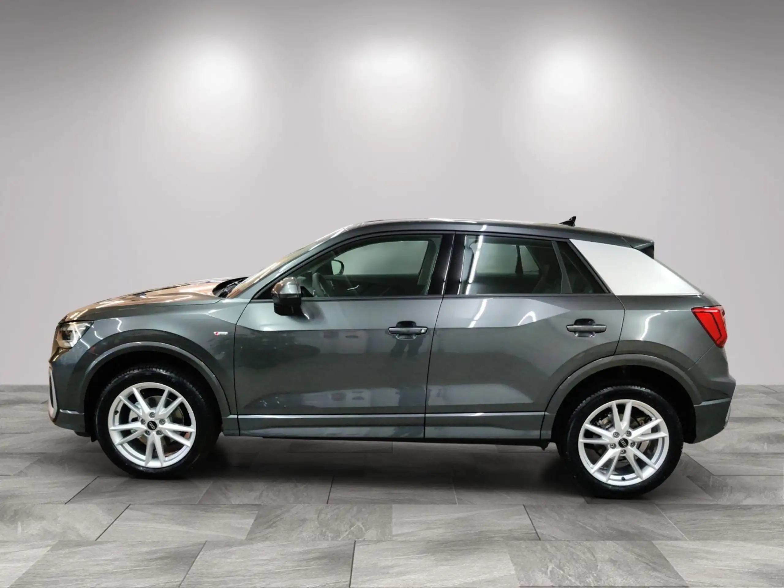 Audi - Q2