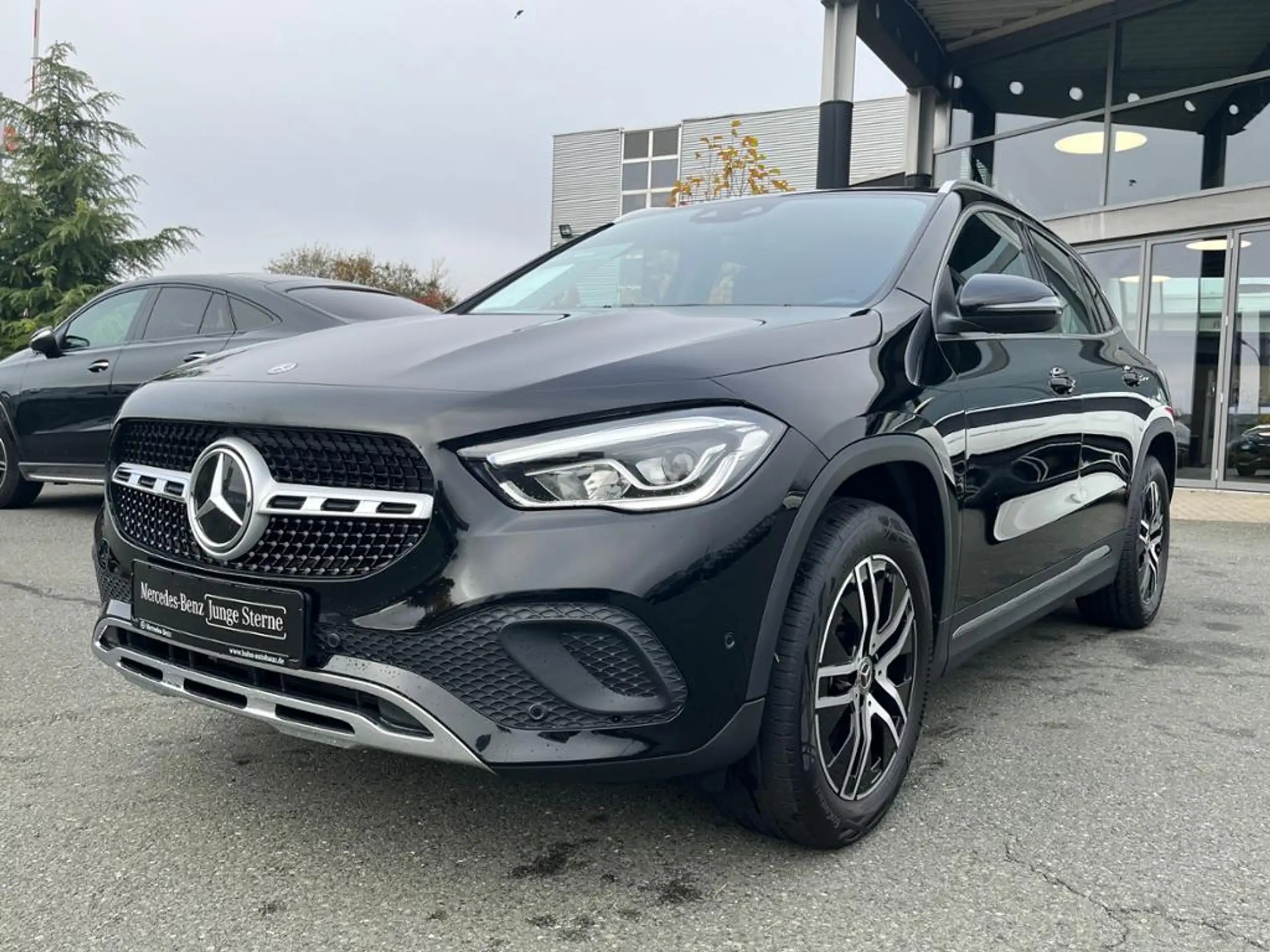 Mercedes-Benz - GLA 200