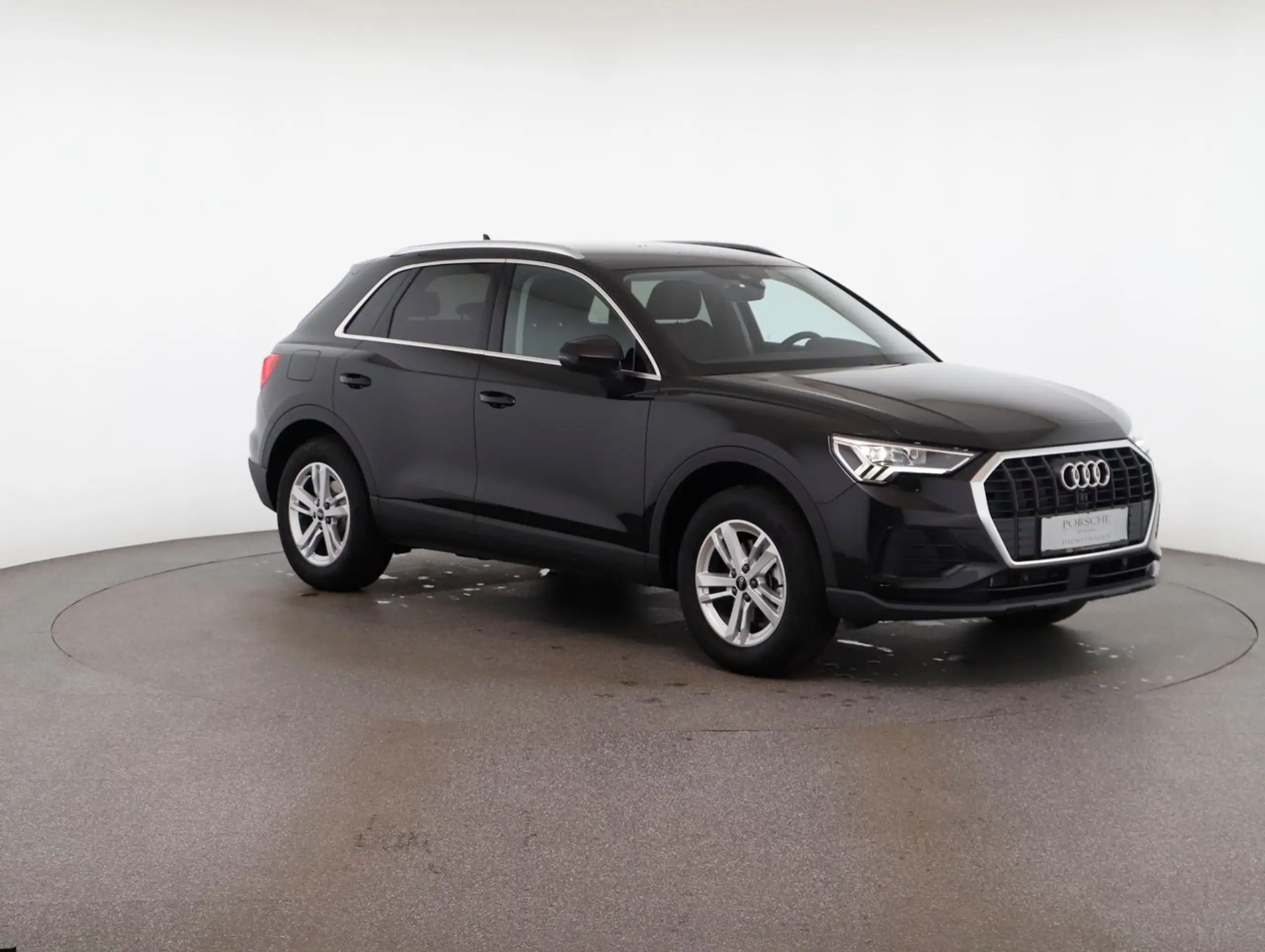 Audi - Q3