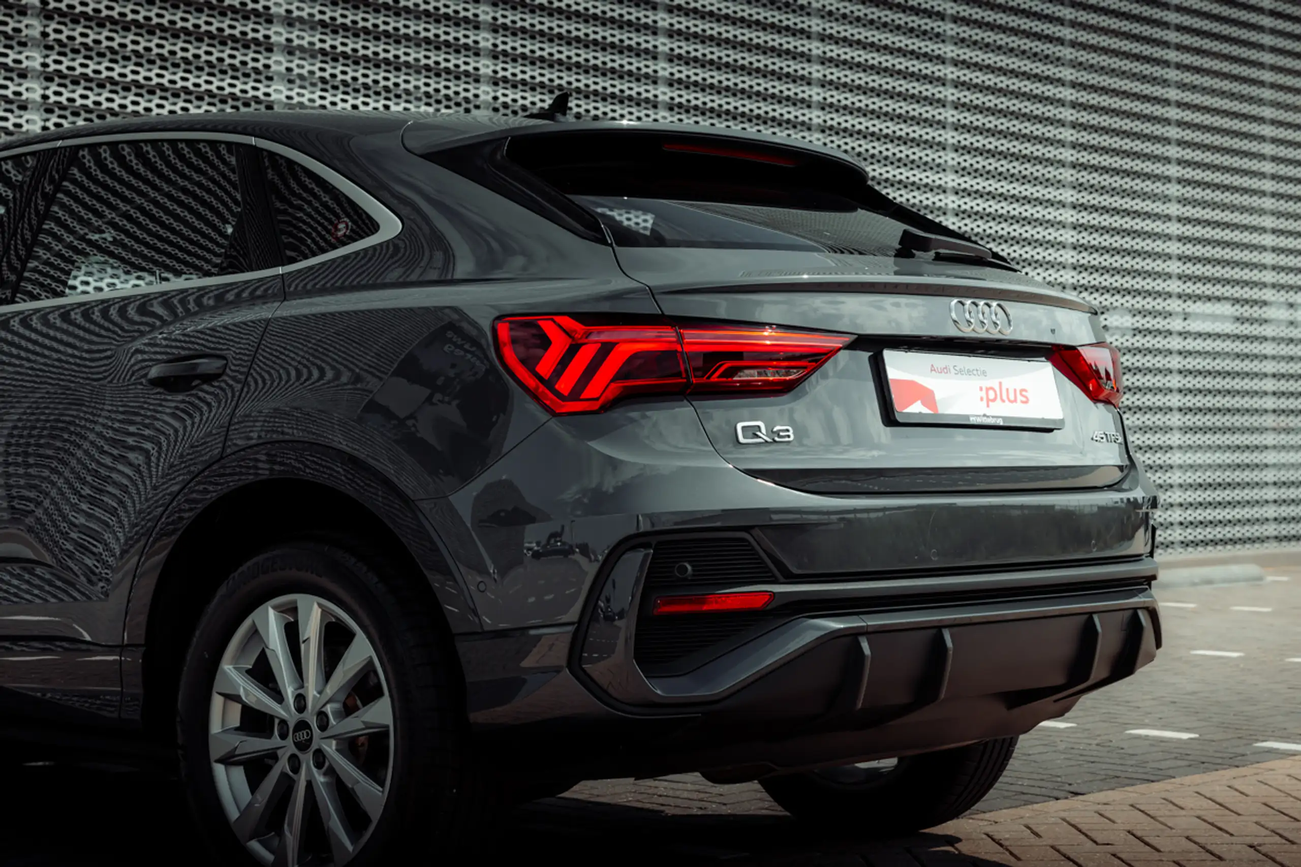 Audi - Q3