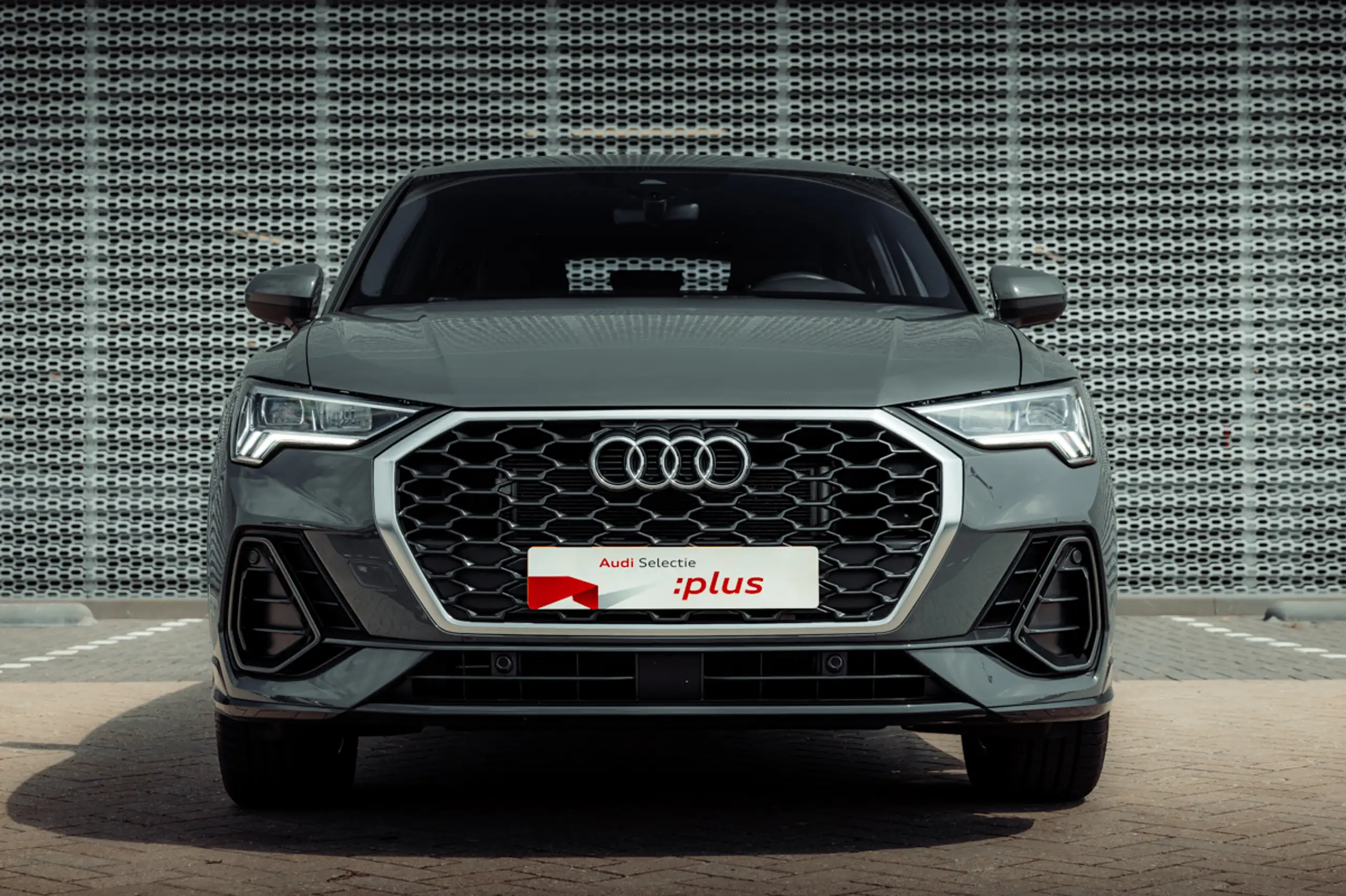 Audi - Q3