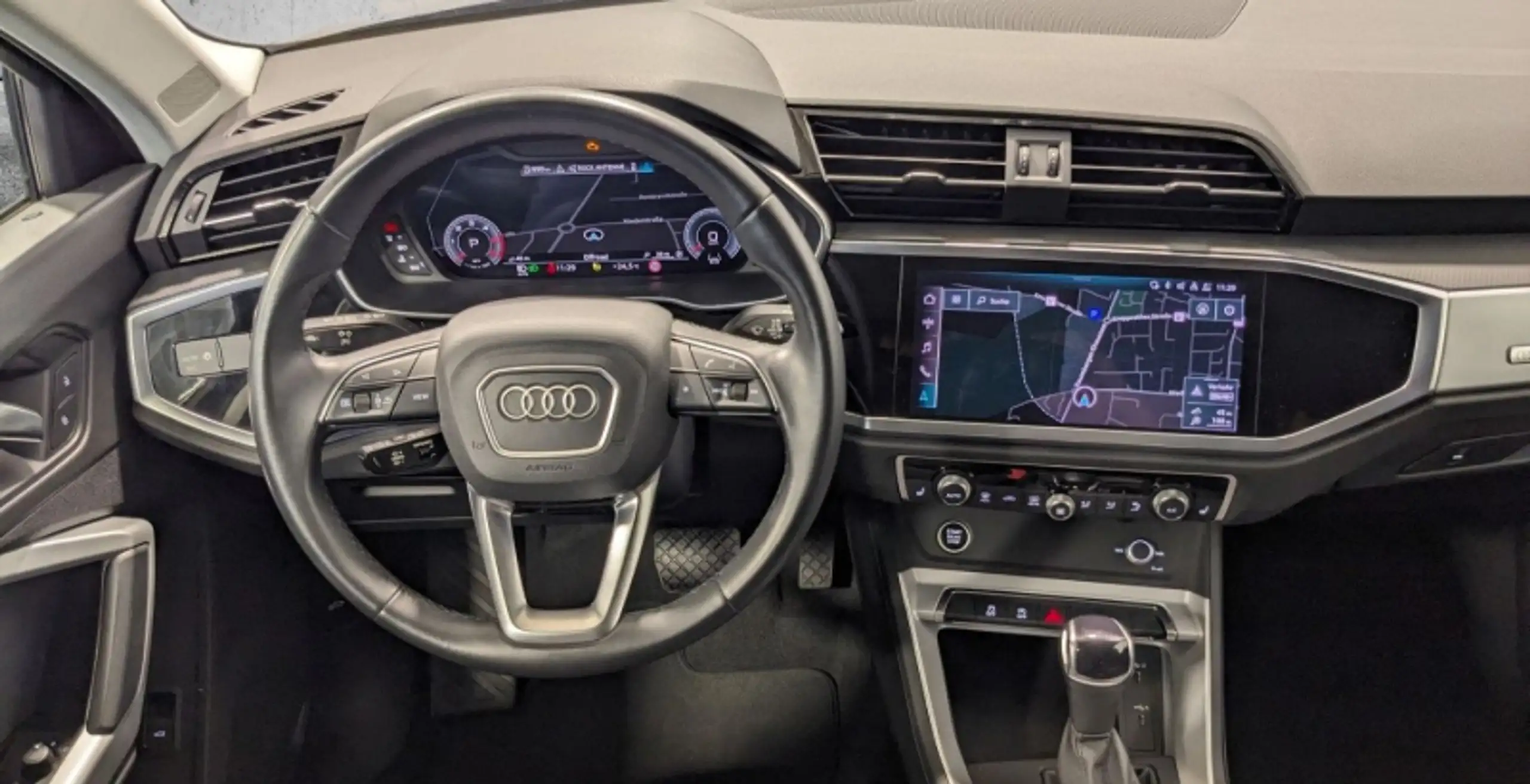 Audi - Q3