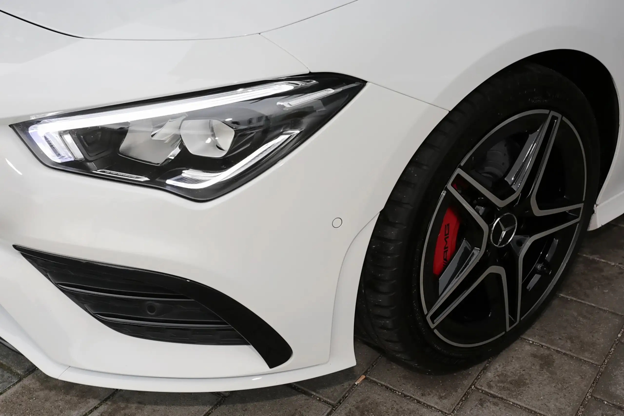 Mercedes-Benz - CLA 35 AMG