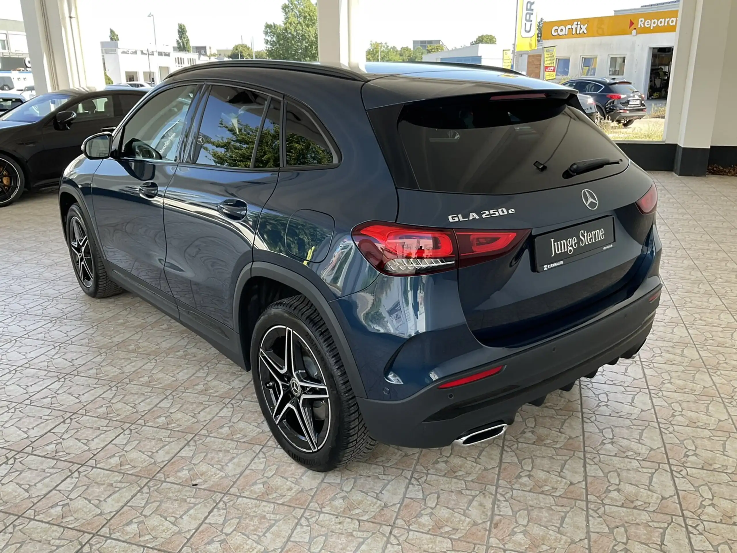 Mercedes-Benz - GLA 250