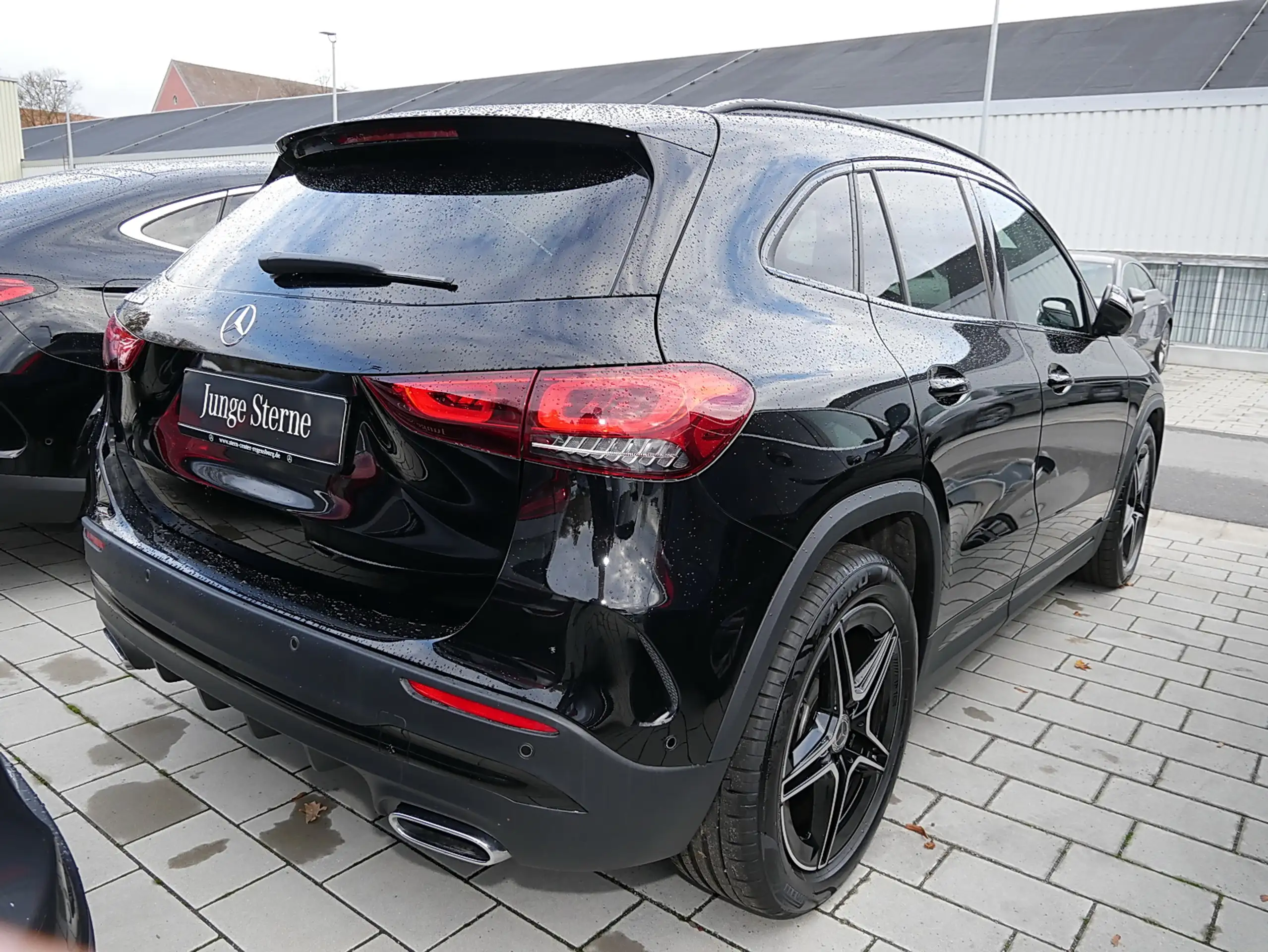 Mercedes-Benz - GLA 180