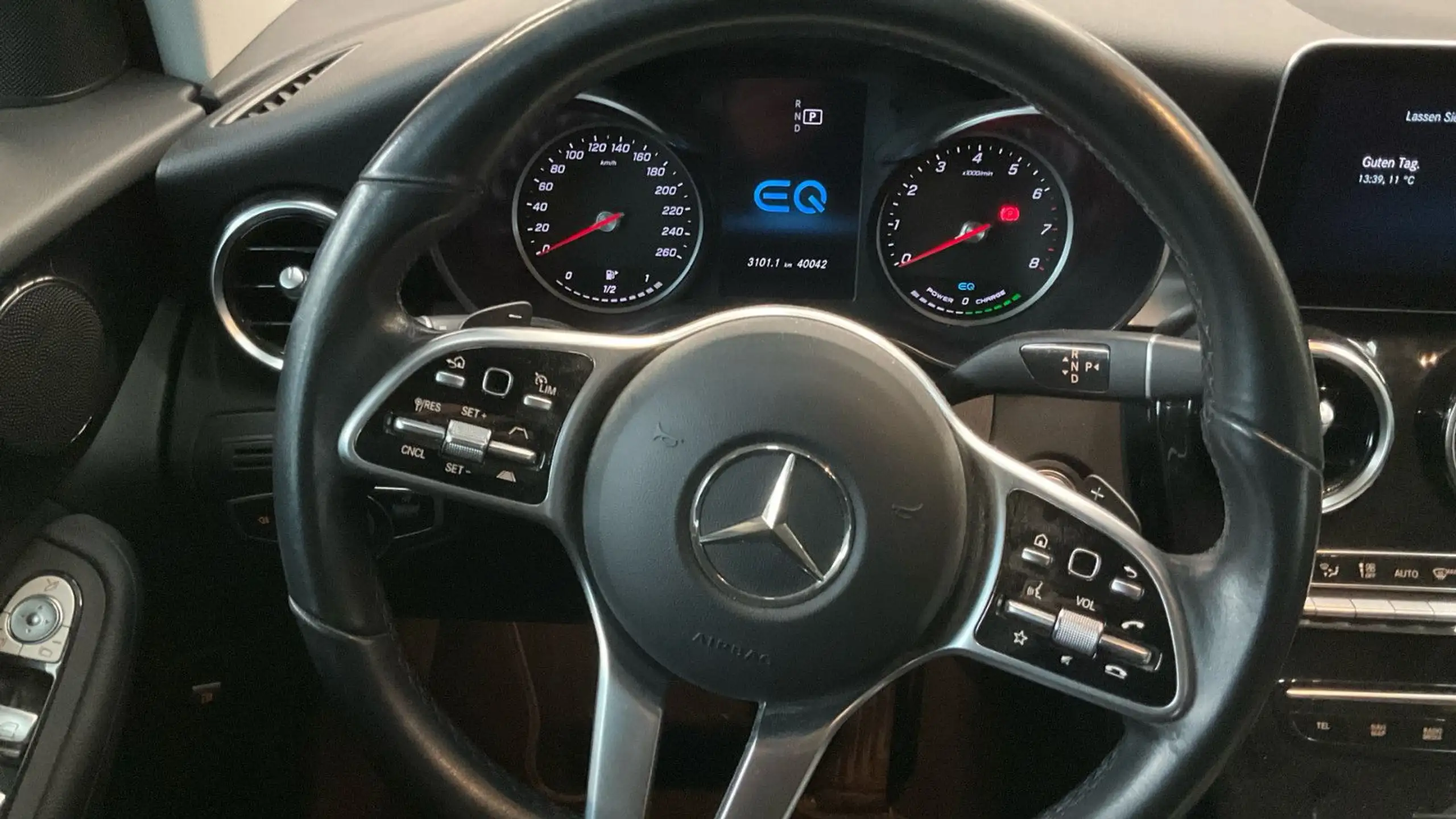 Mercedes-Benz - GLC 300