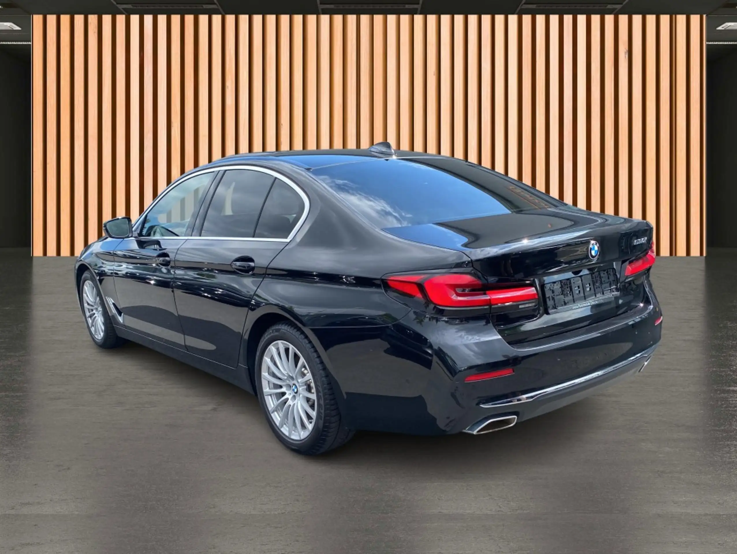 BMW - 530