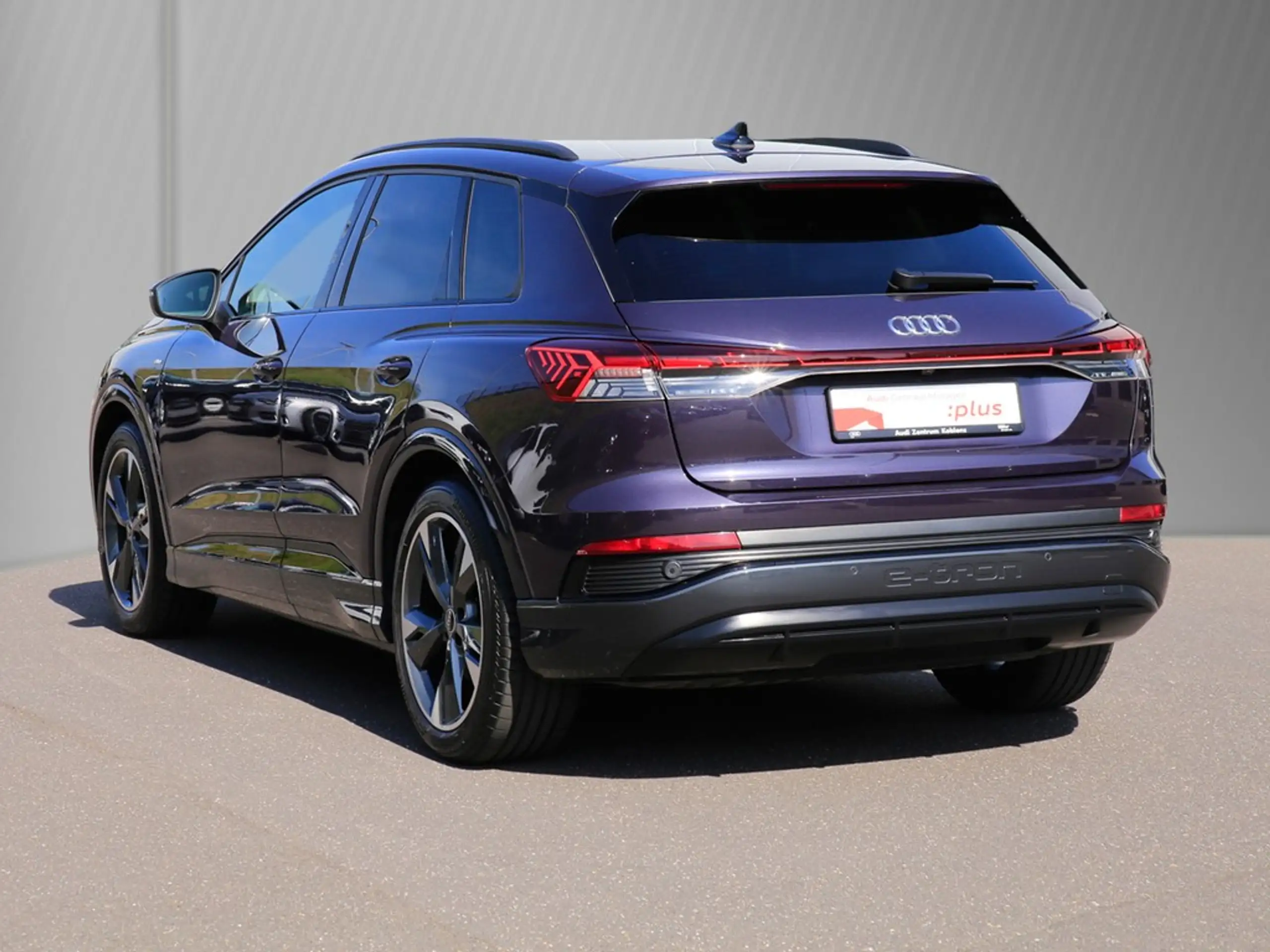 Audi - Q4 e-tron