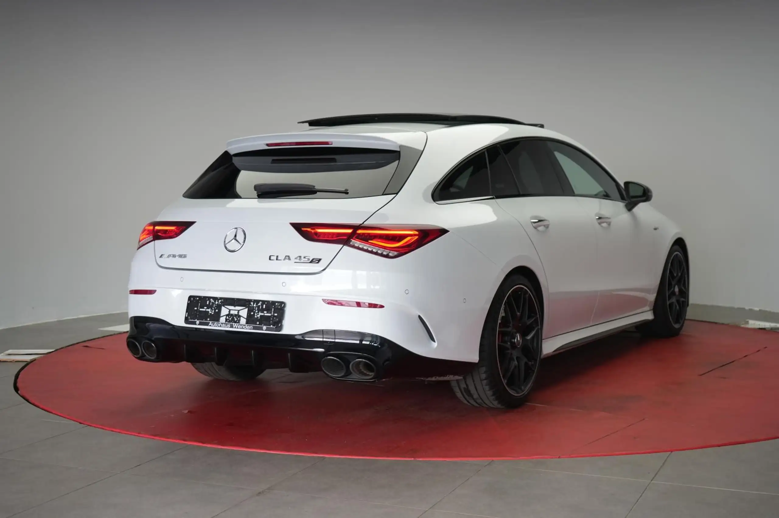 Mercedes-Benz - CLA 45 AMG