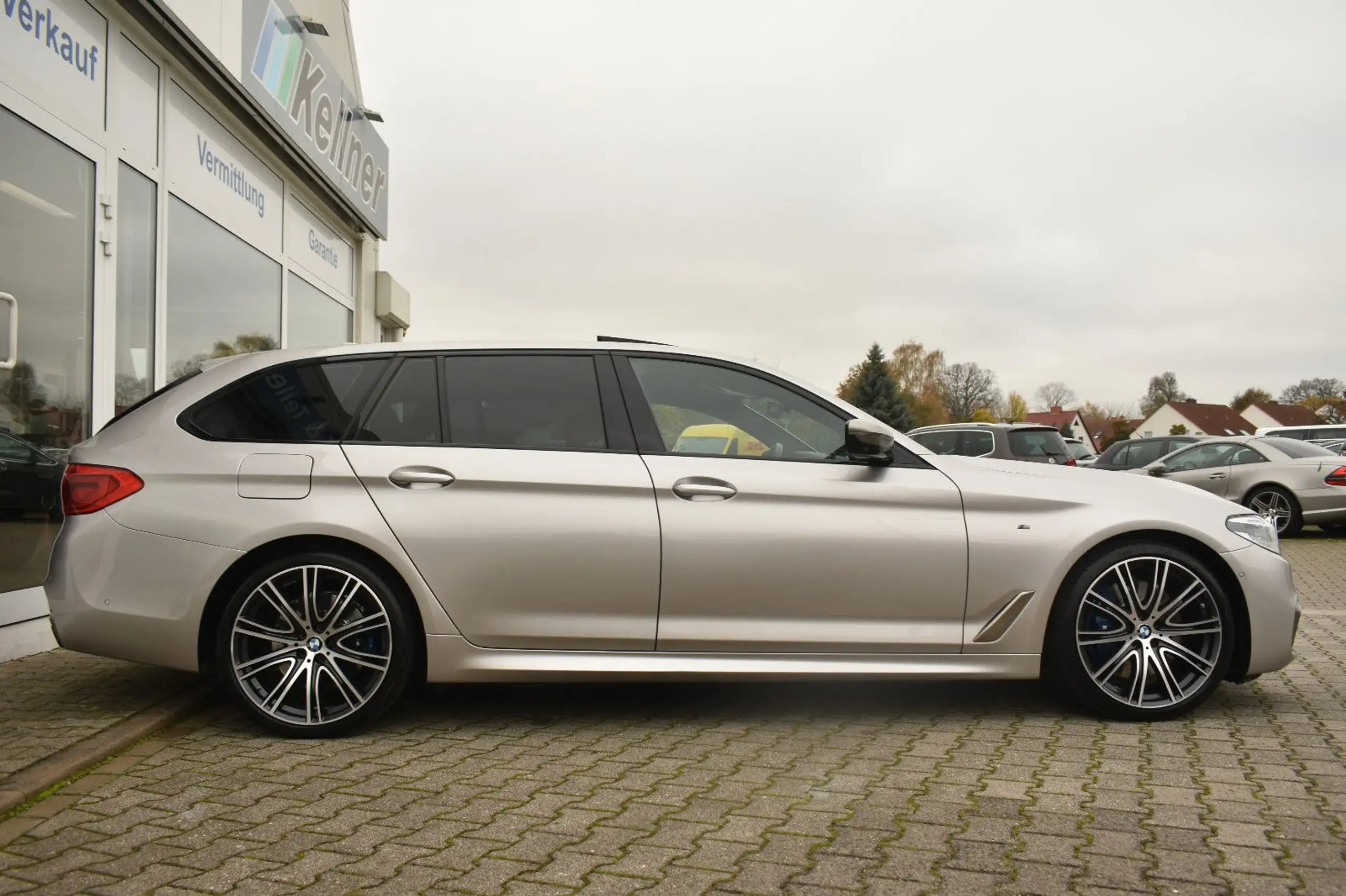 BMW - 550