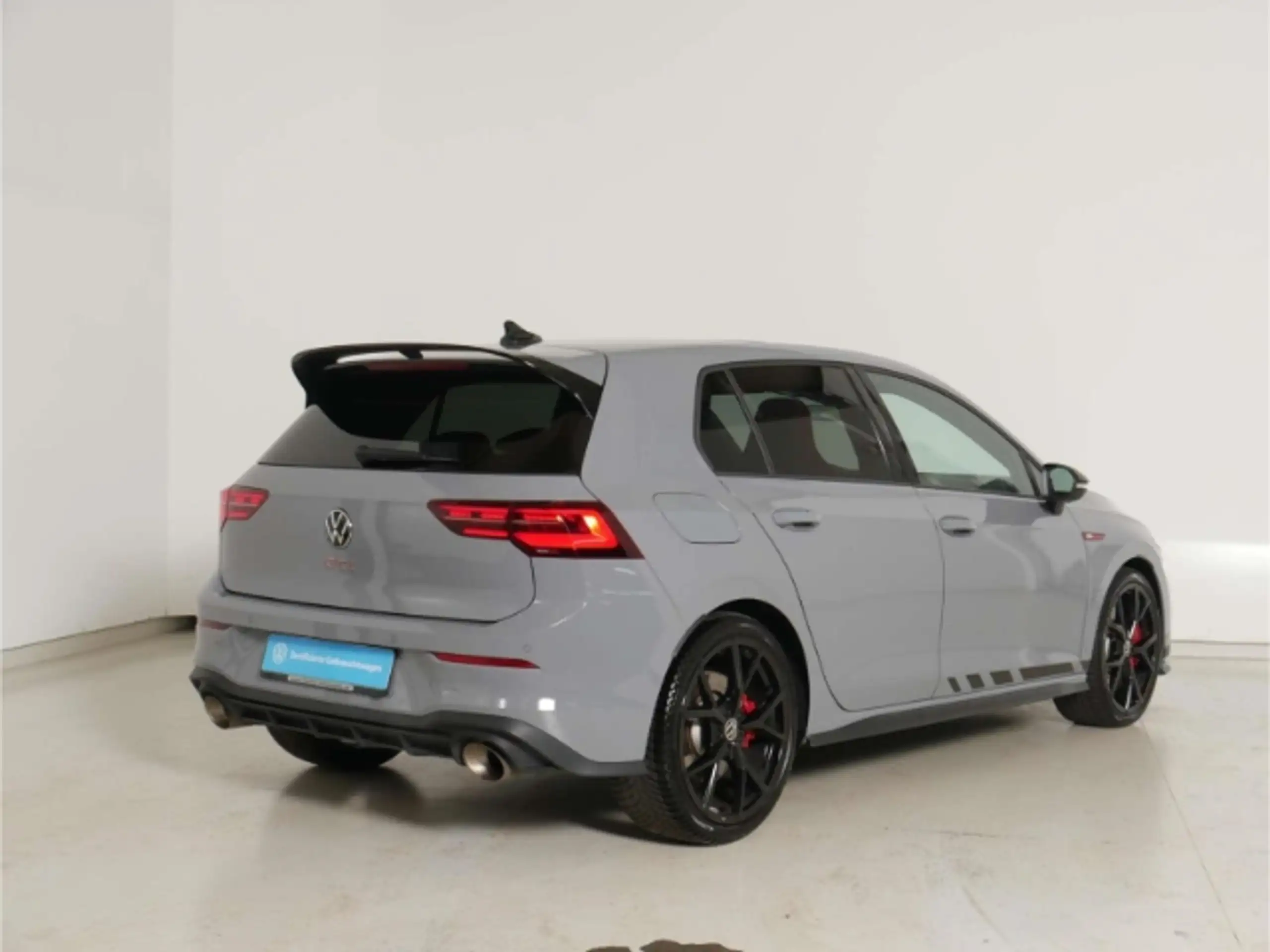 Volkswagen - Golf GTI