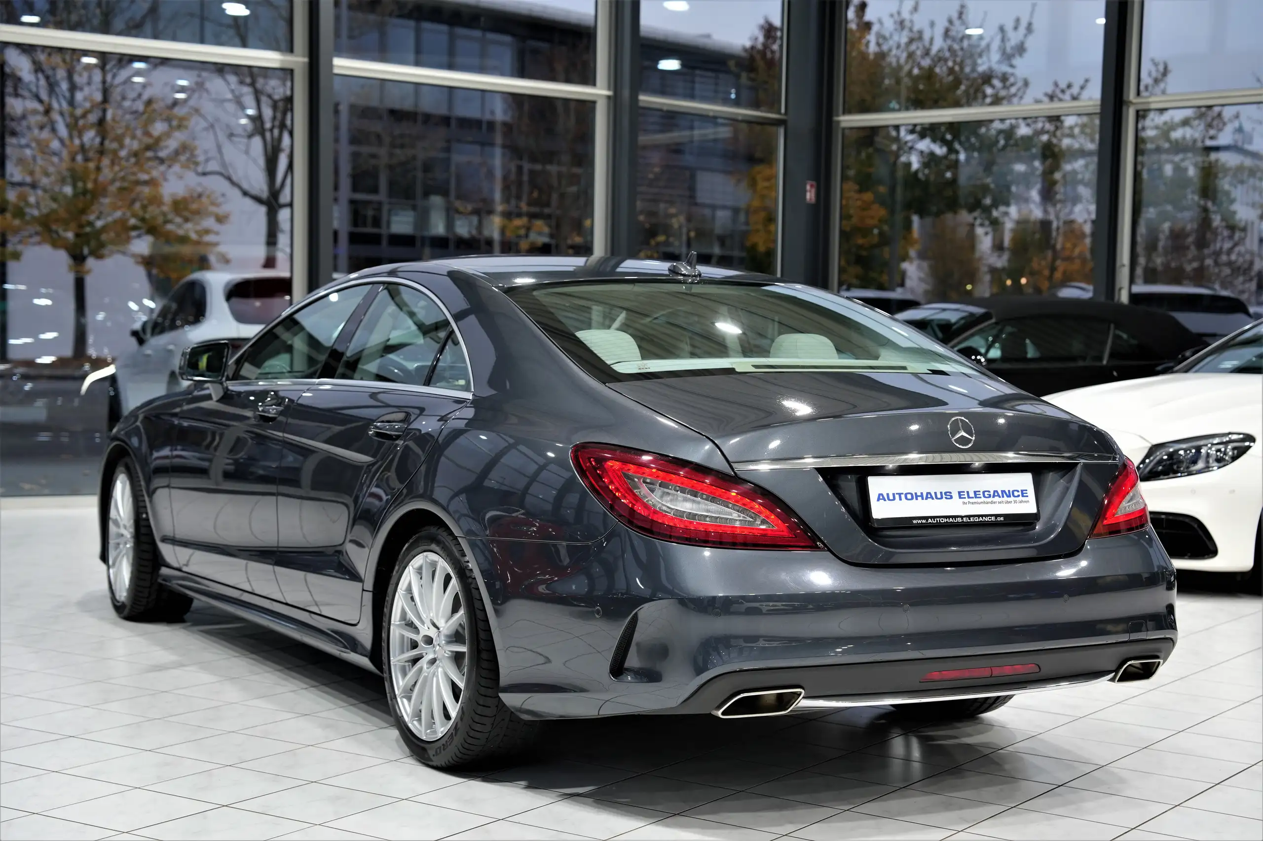 Mercedes-Benz - CLS 500