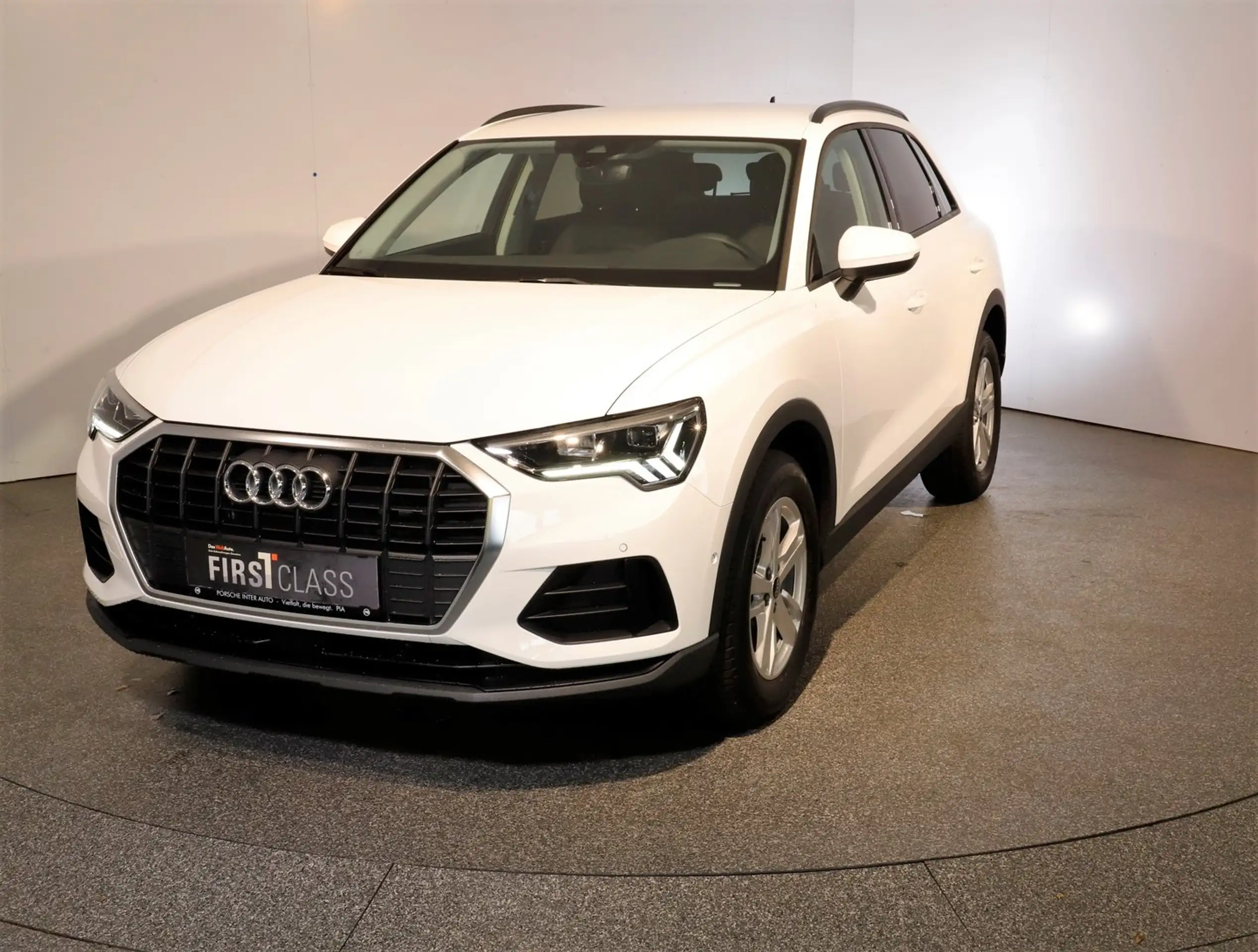 Audi - Q3