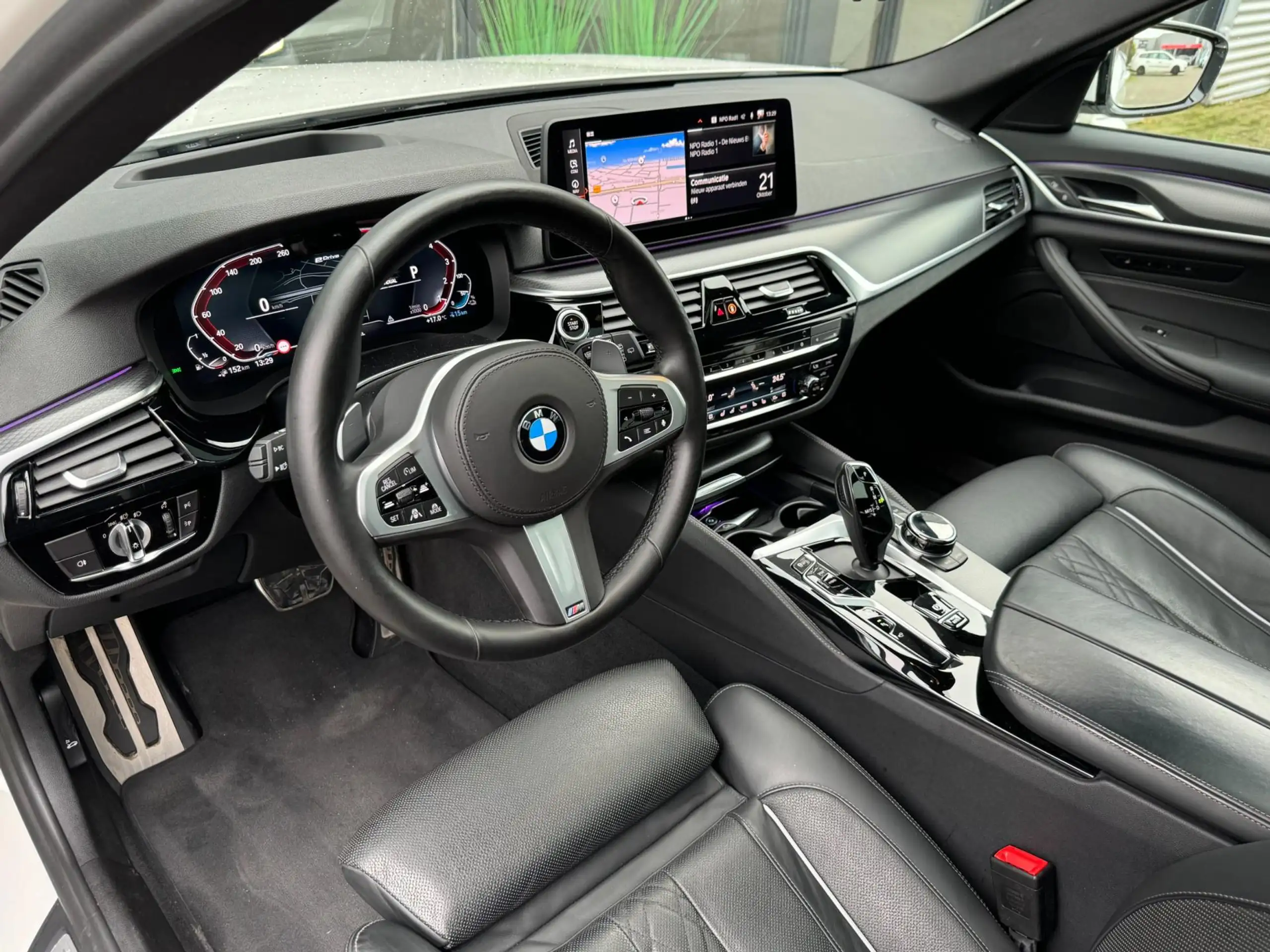 BMW - 530