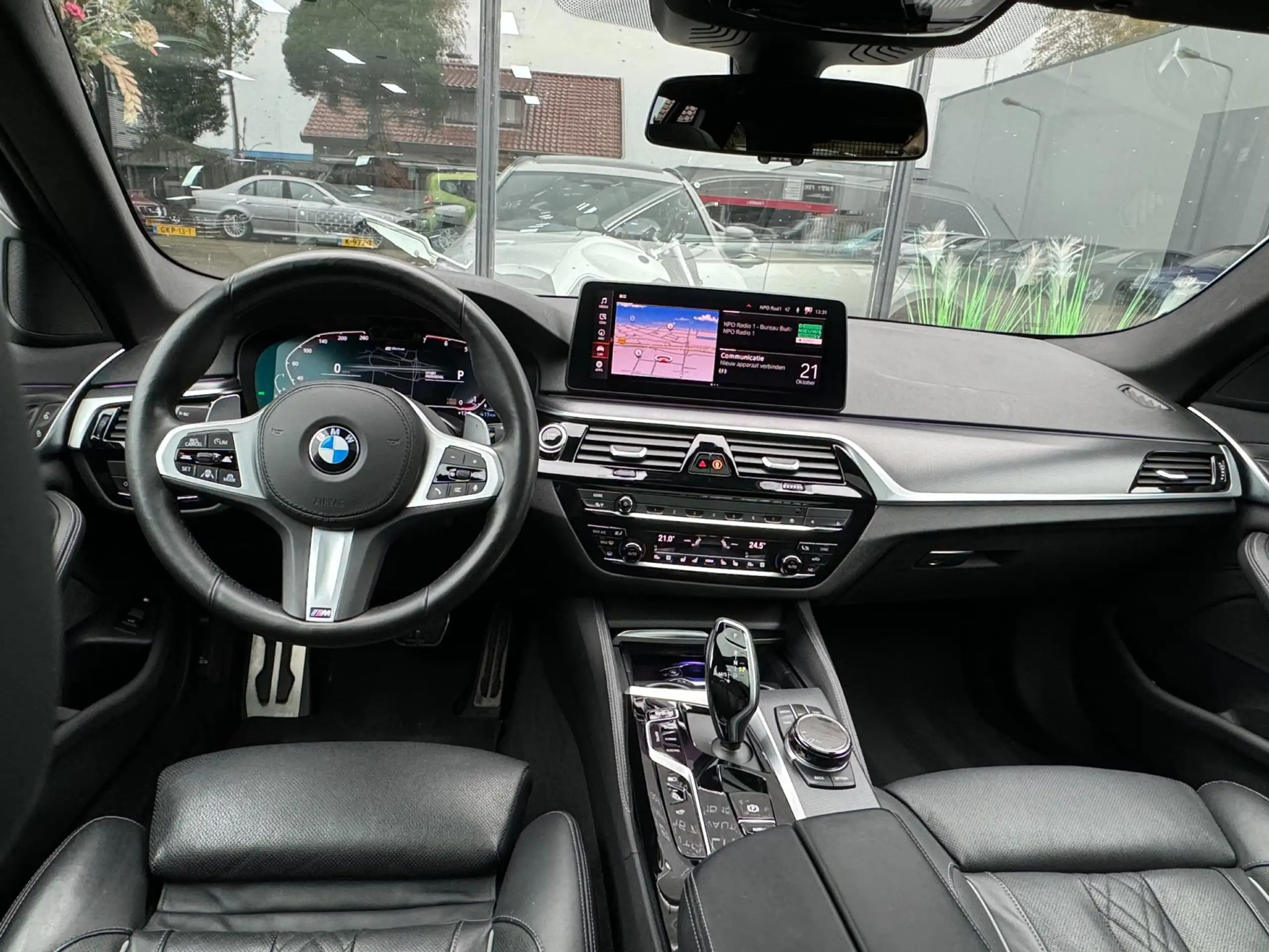 BMW - 530