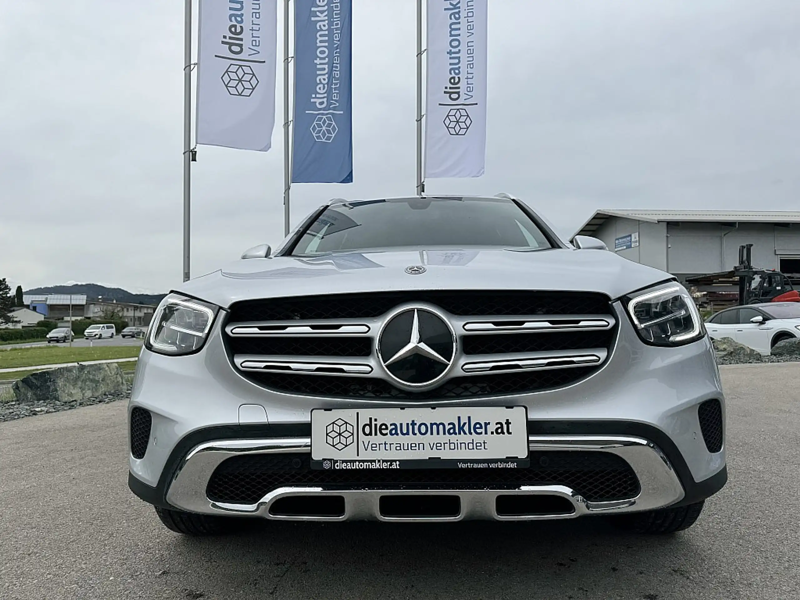 Mercedes-Benz - GLC 220