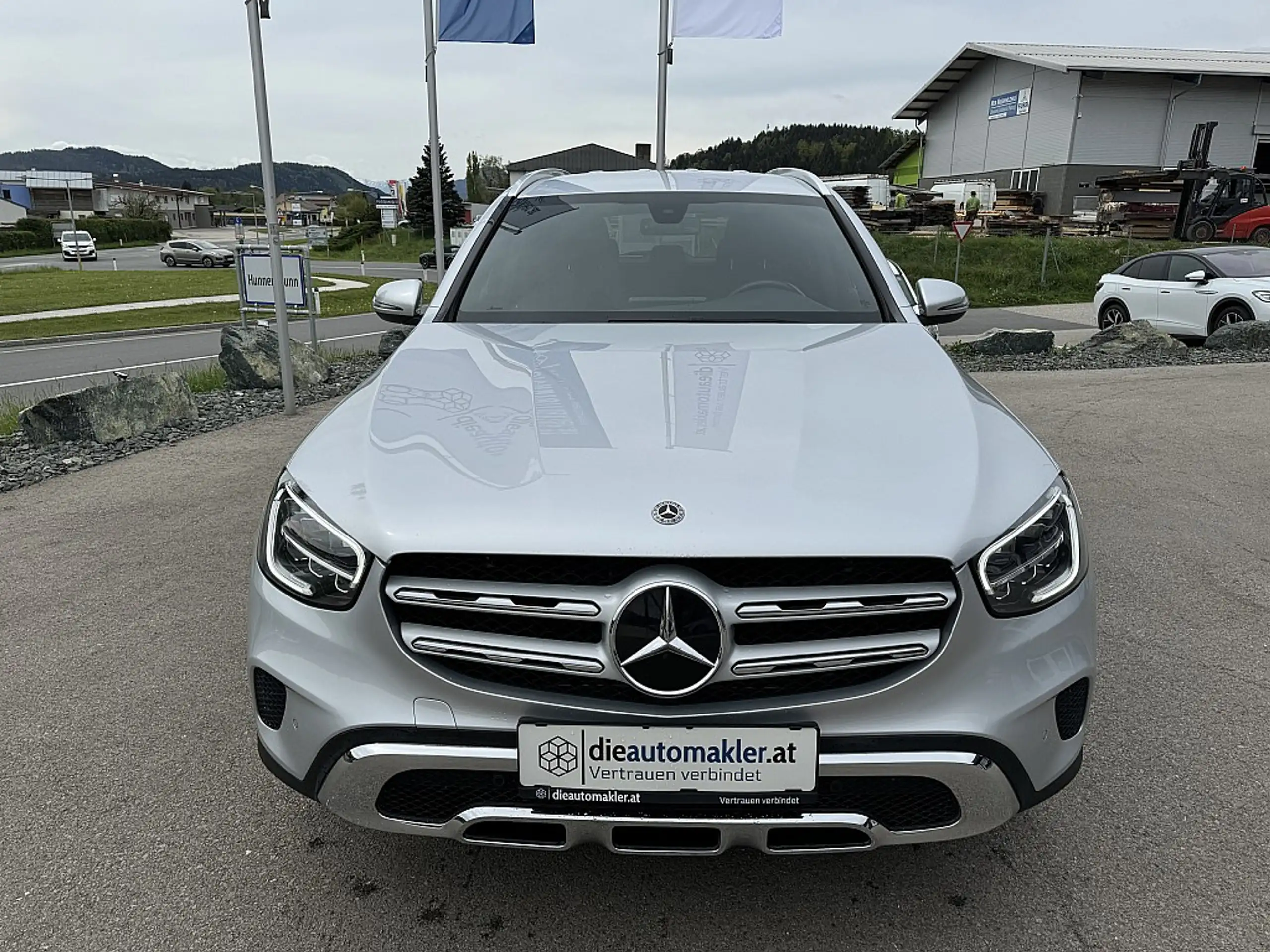 Mercedes-Benz - GLC 220