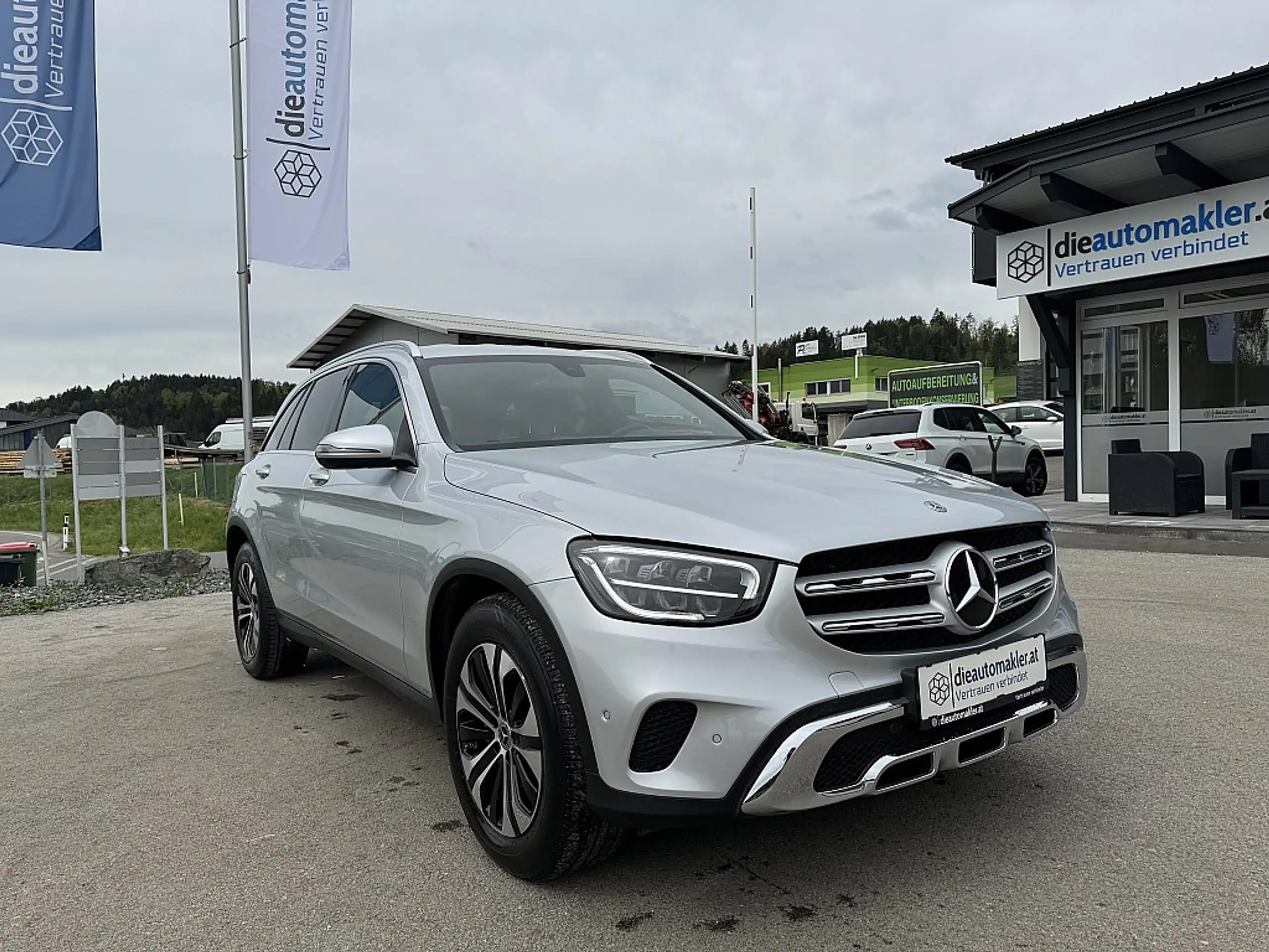 Mercedes-Benz - GLC 220