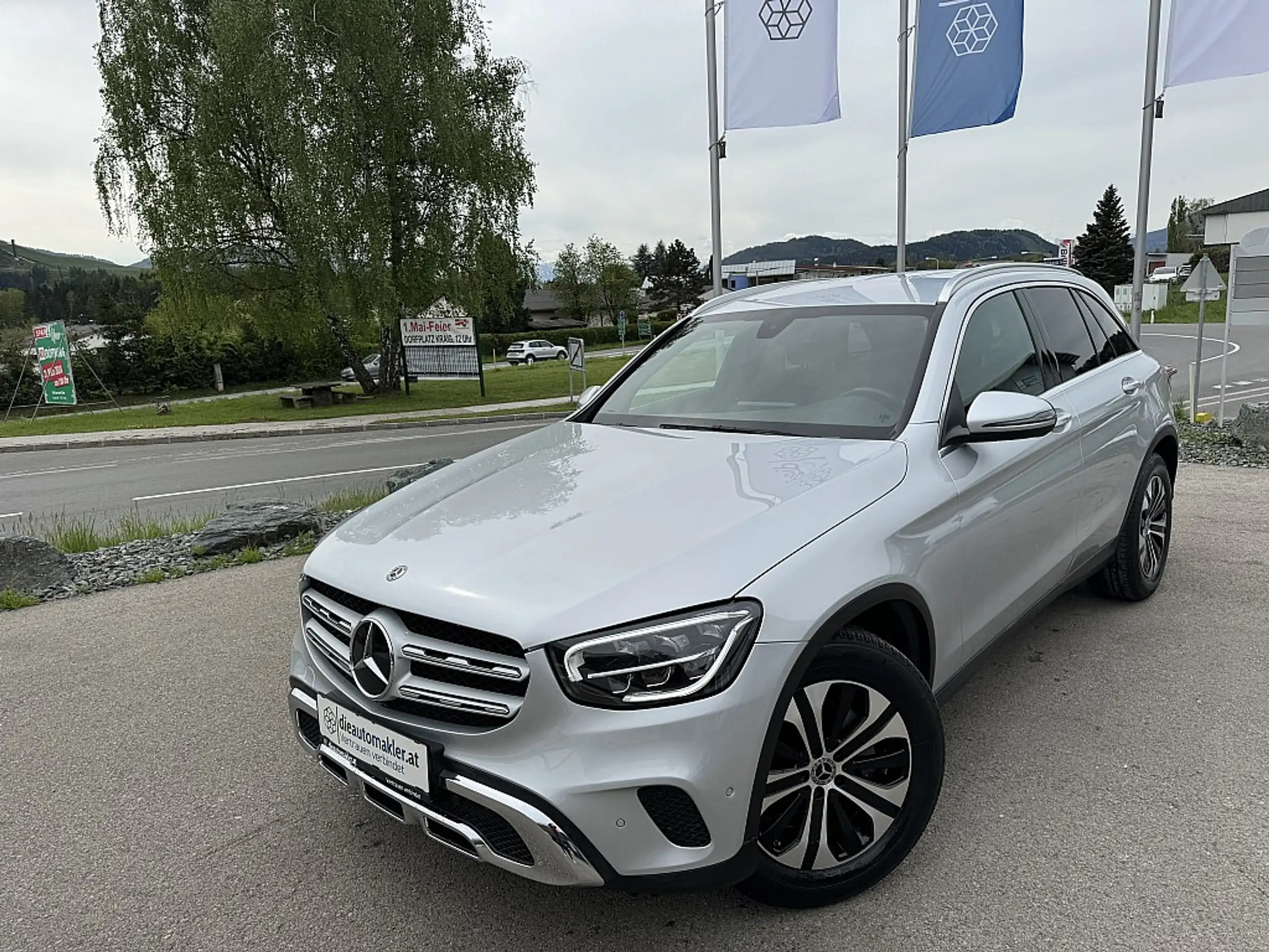 Mercedes-Benz - GLC 220