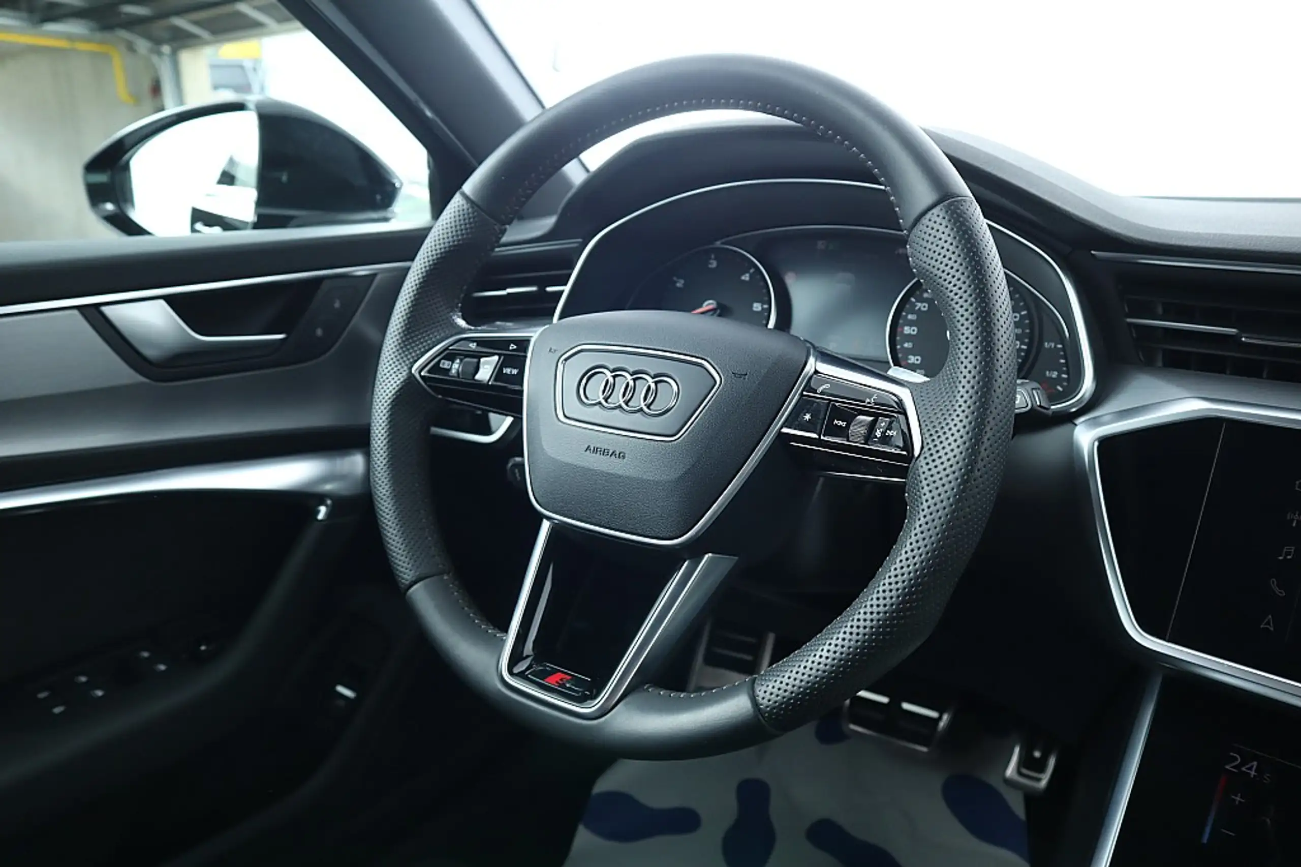 Audi - A6