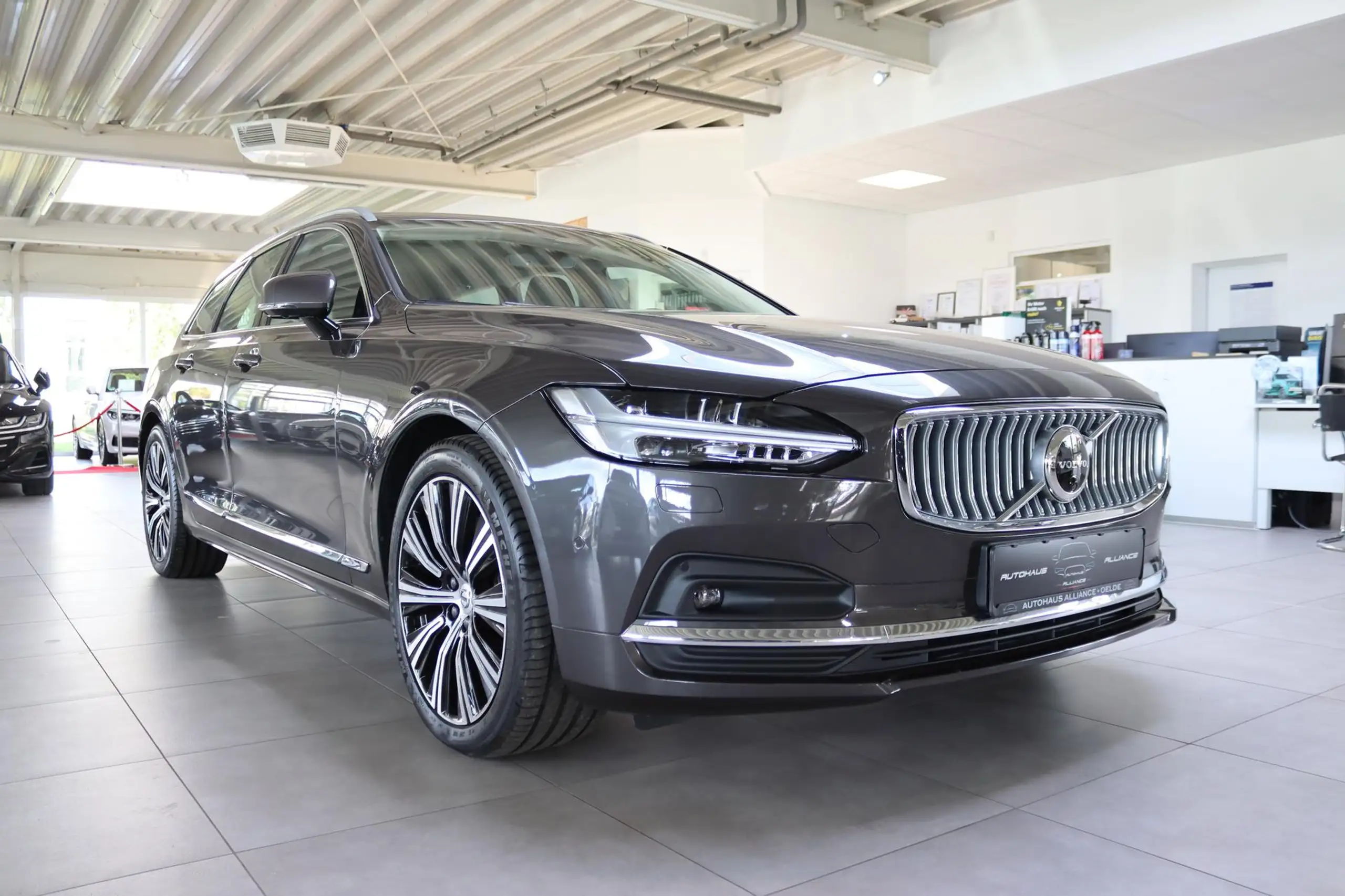 Volvo - V90