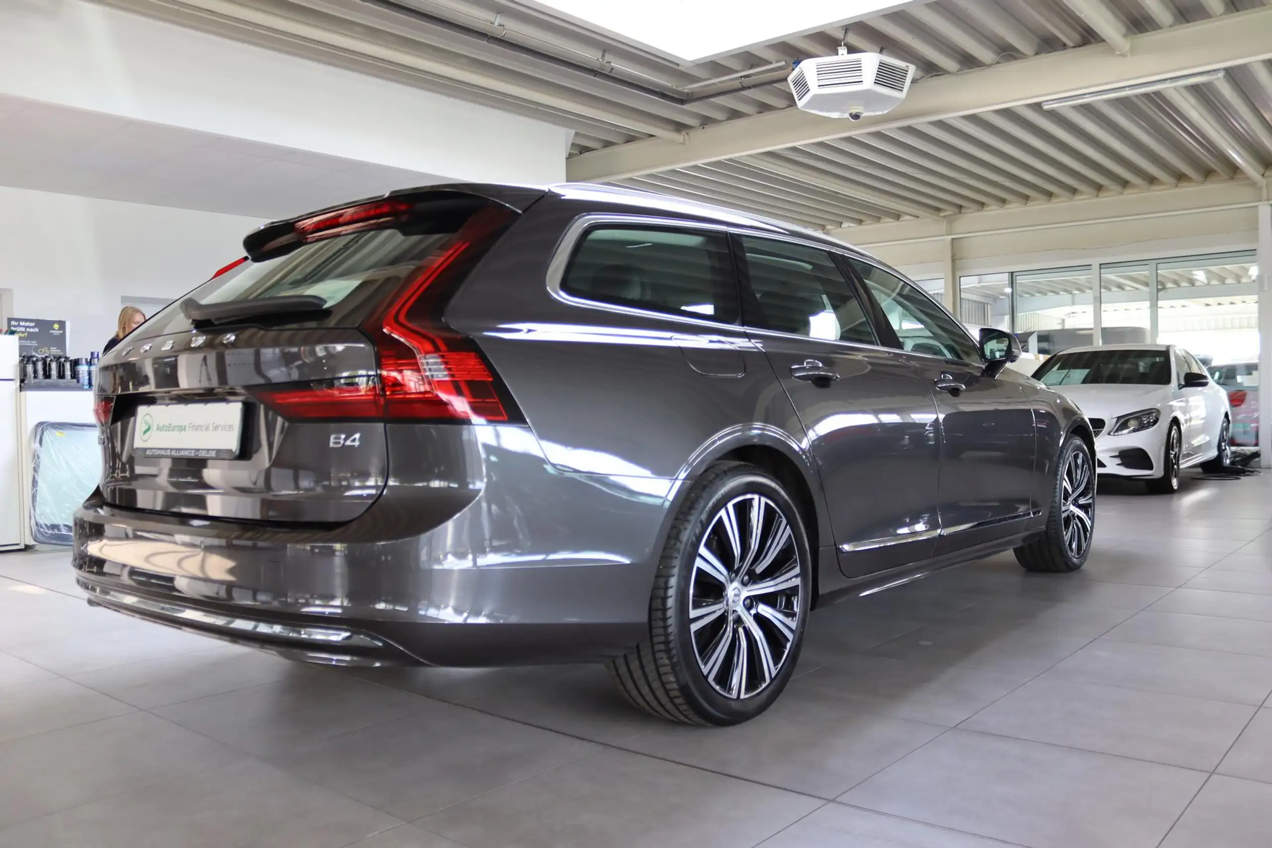 Volvo - V90