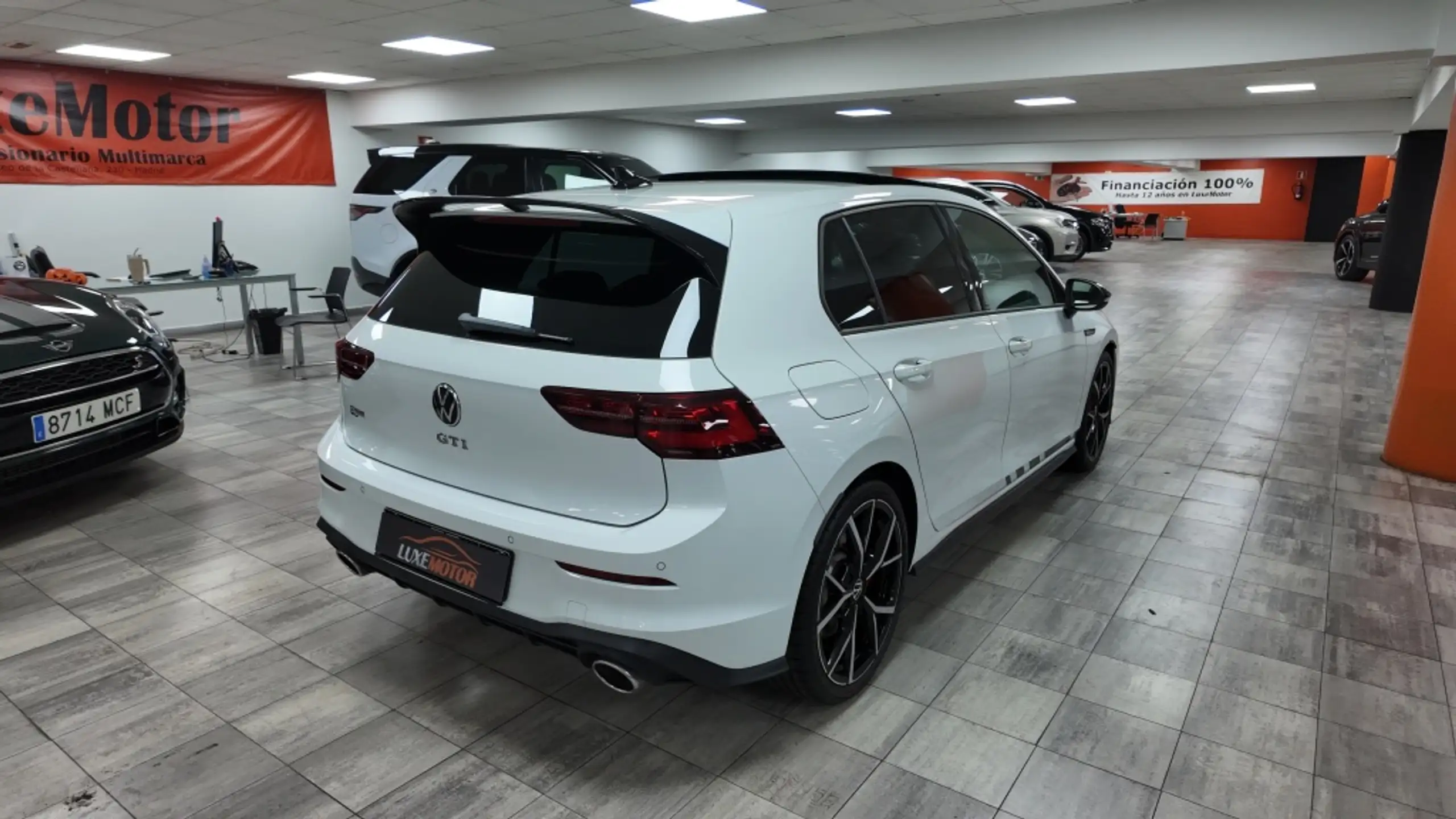 Volkswagen - Golf GTI