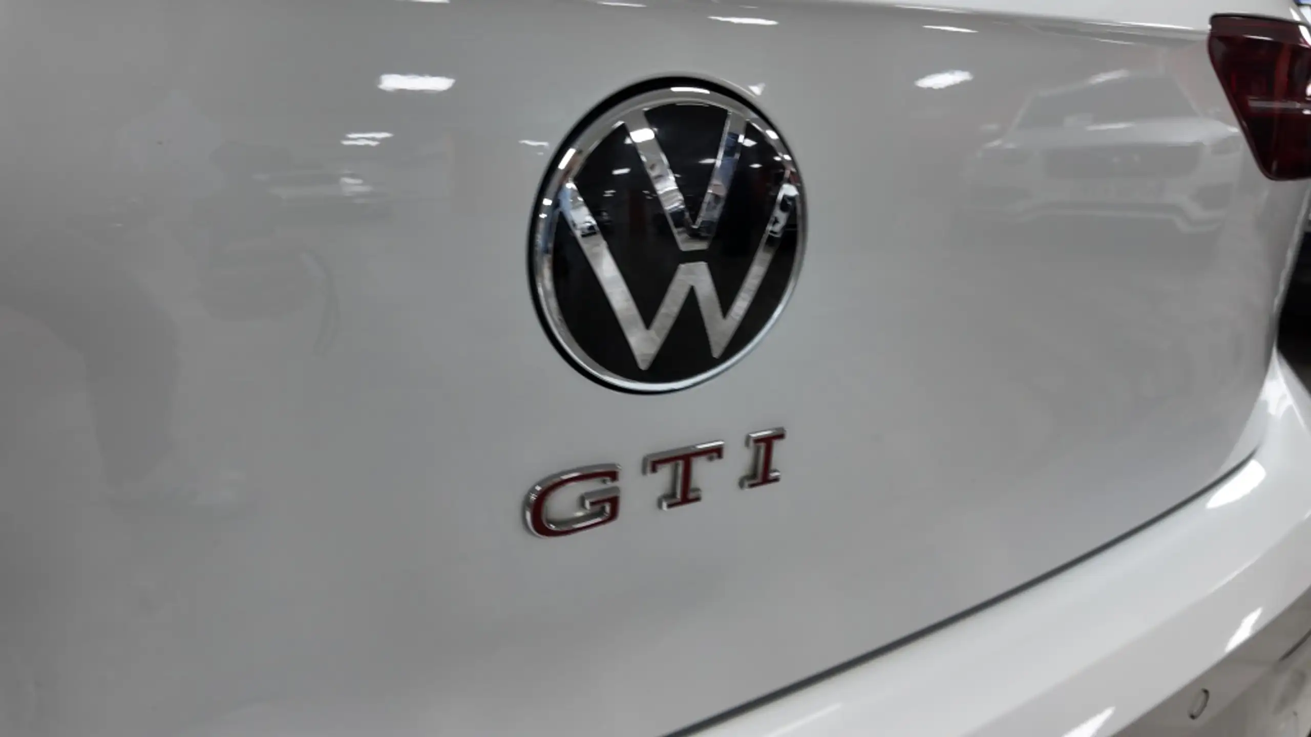 Volkswagen - Golf GTI