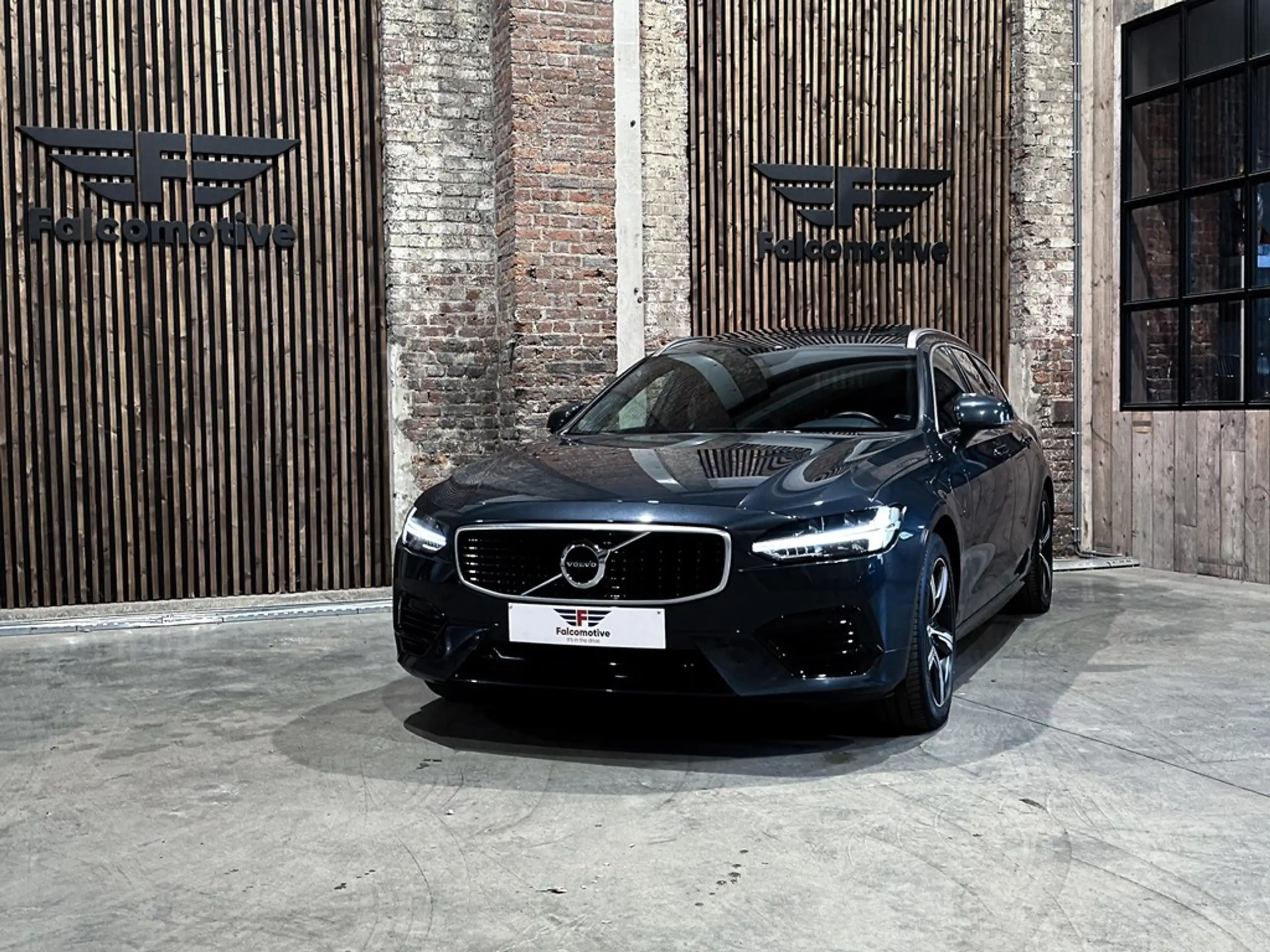 Volvo - V90