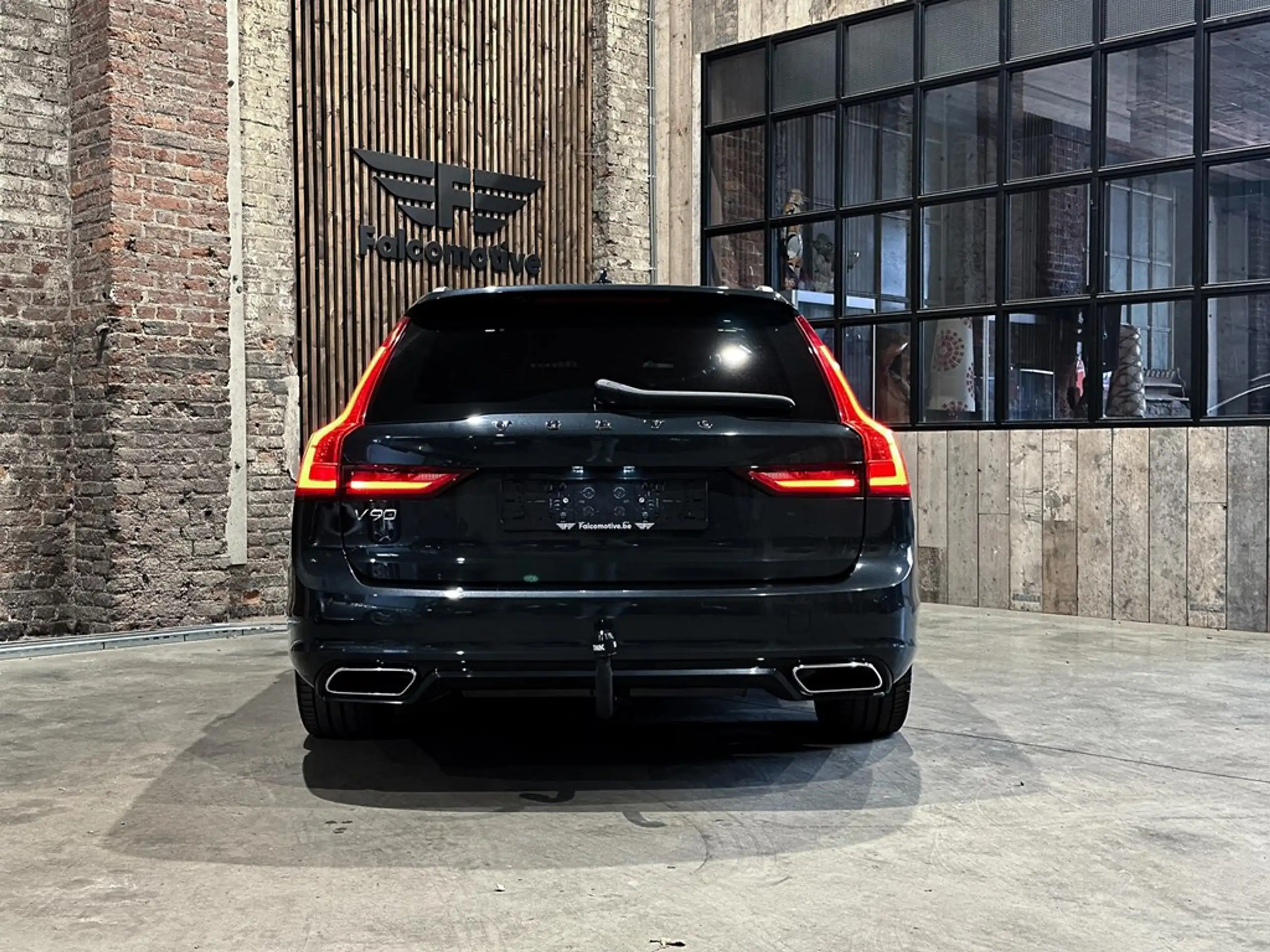 Volvo - V90