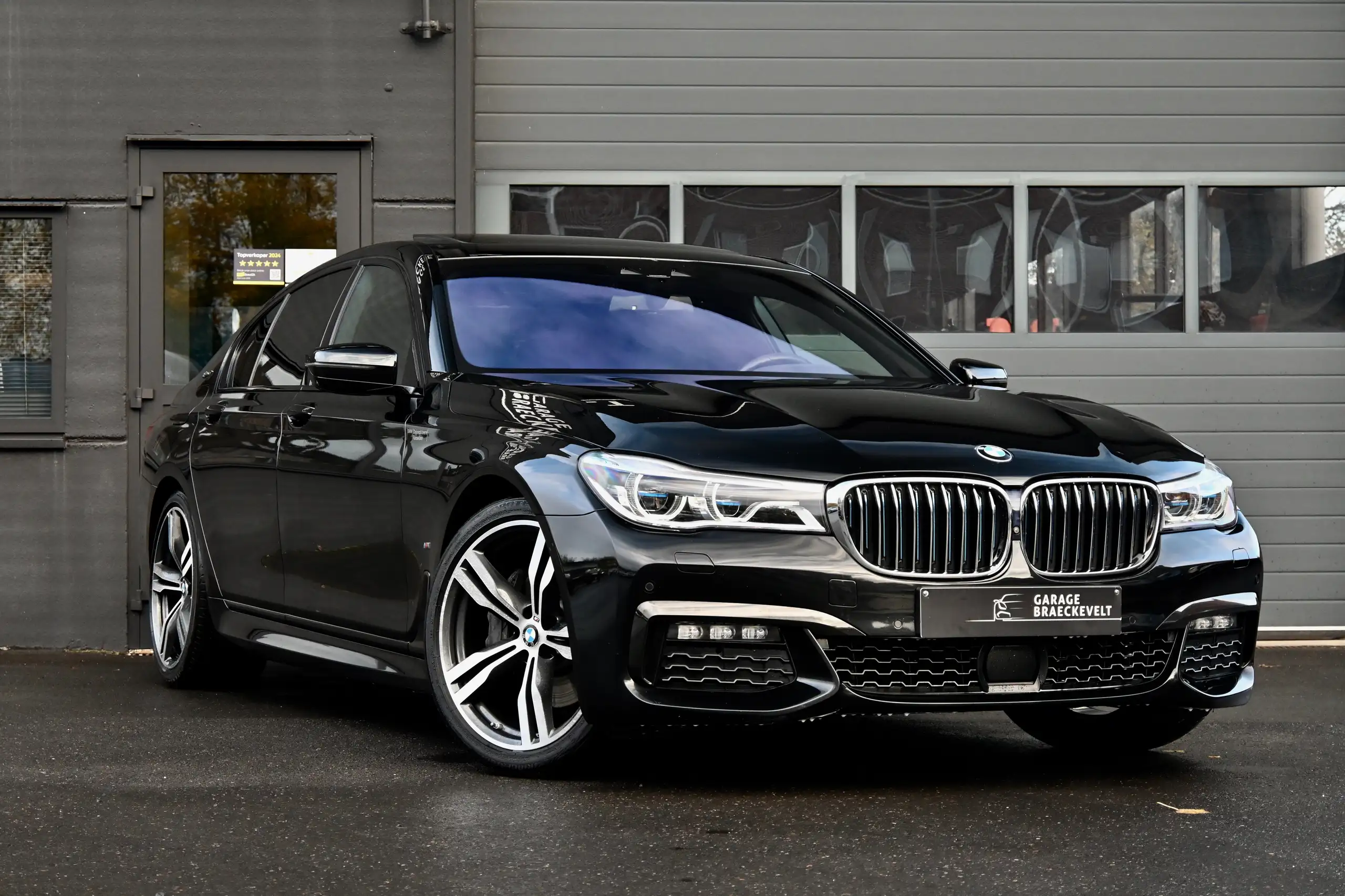 BMW - 740