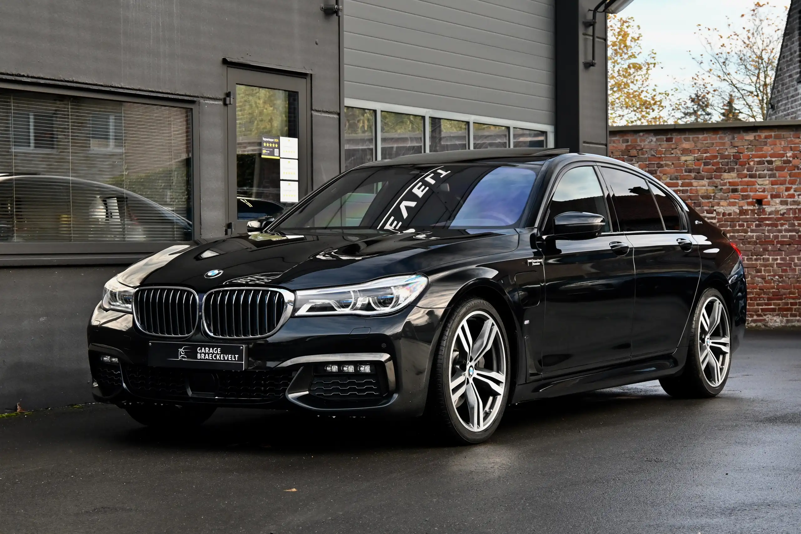 BMW - 740