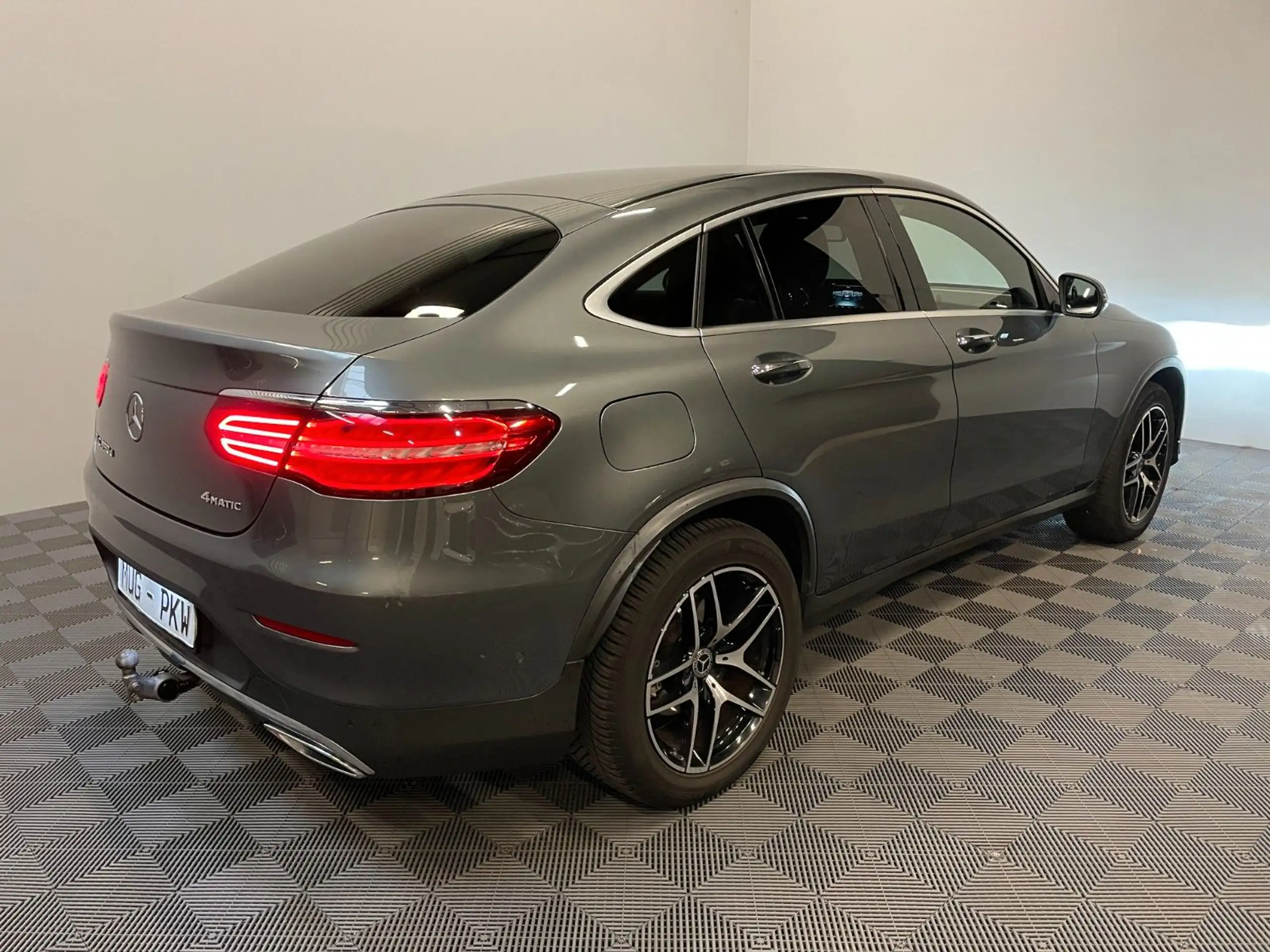 Mercedes-Benz - GLC 350