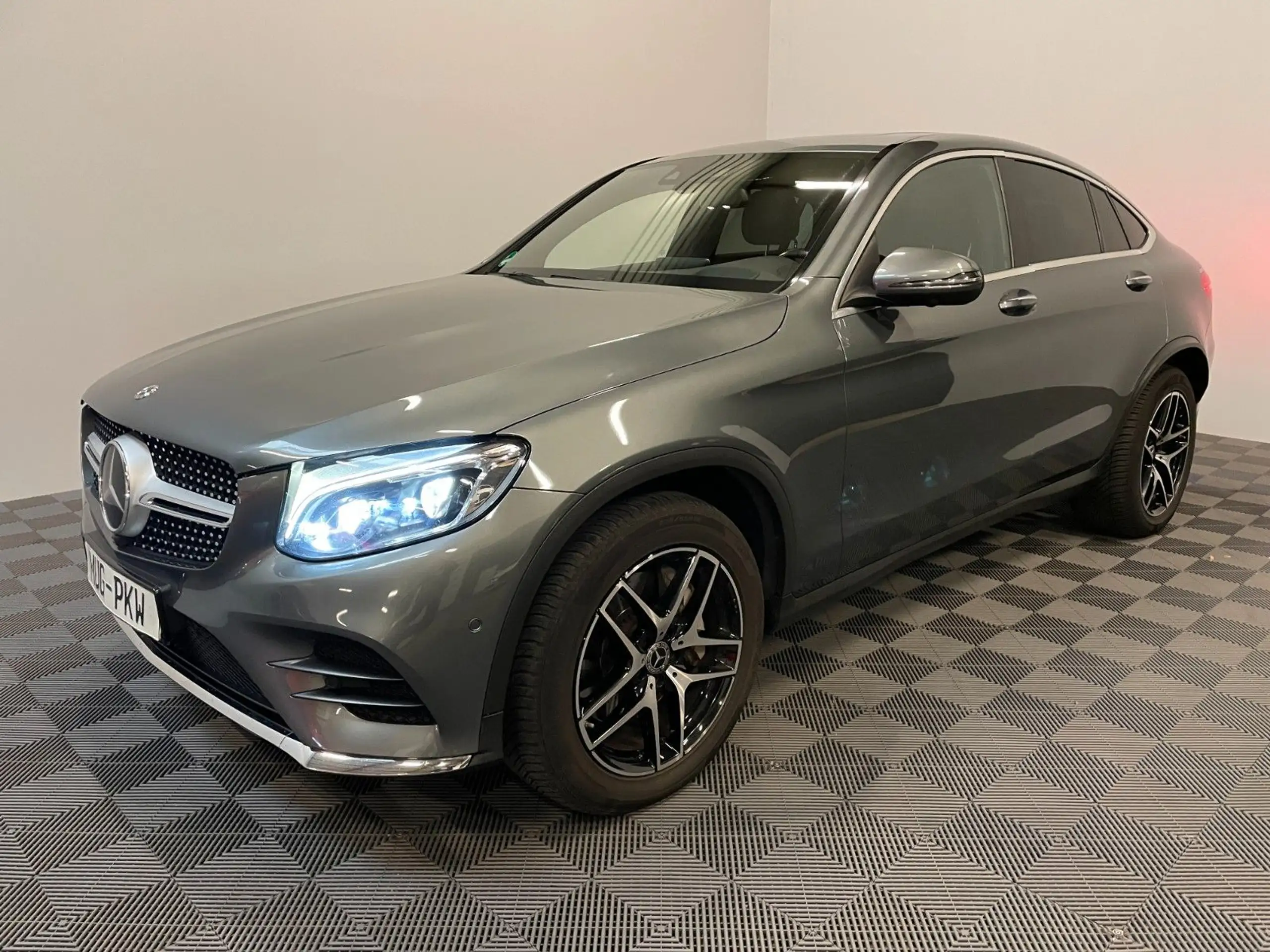 Mercedes-Benz - GLC 350