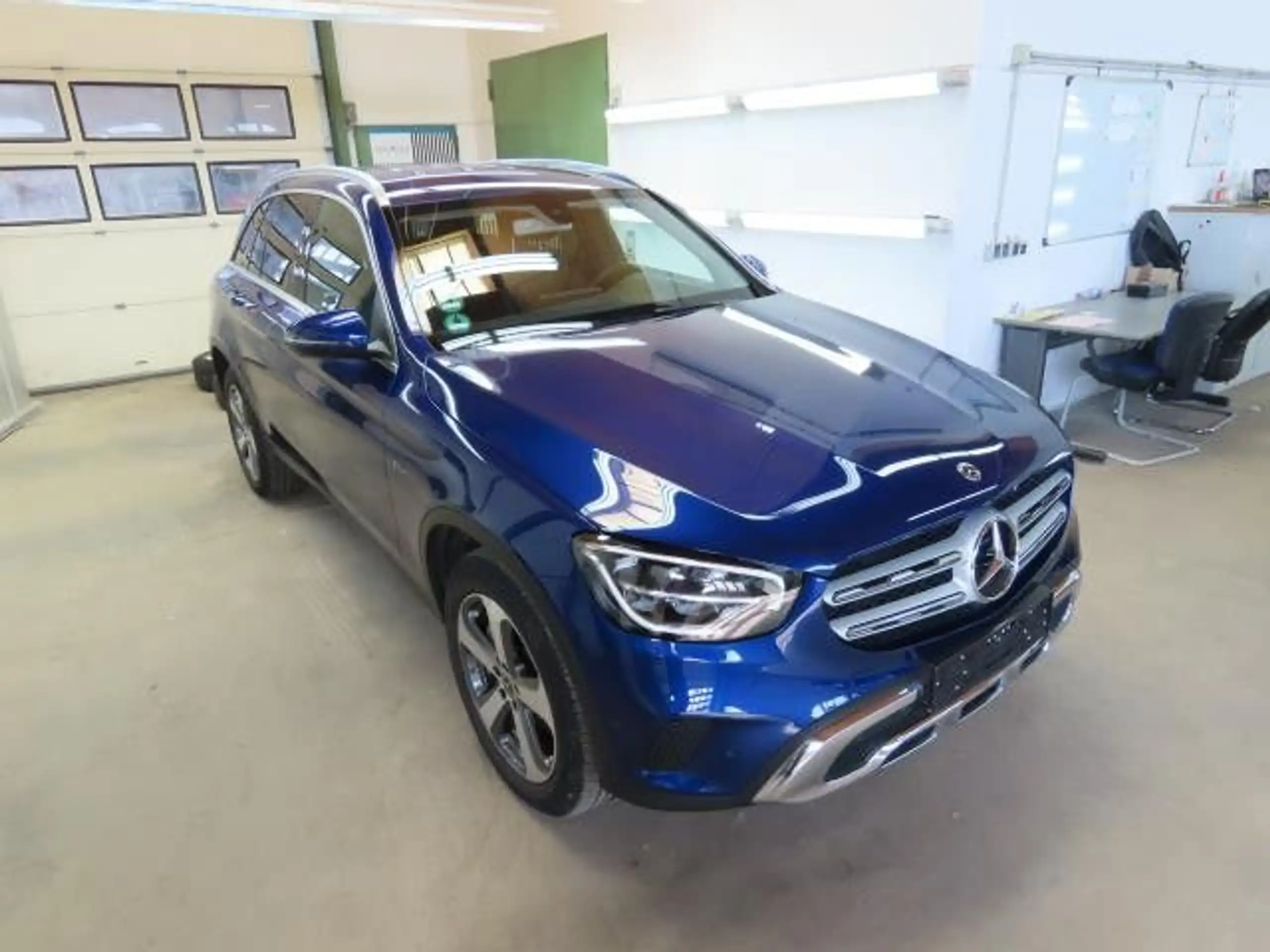 Mercedes-Benz - GLC 300