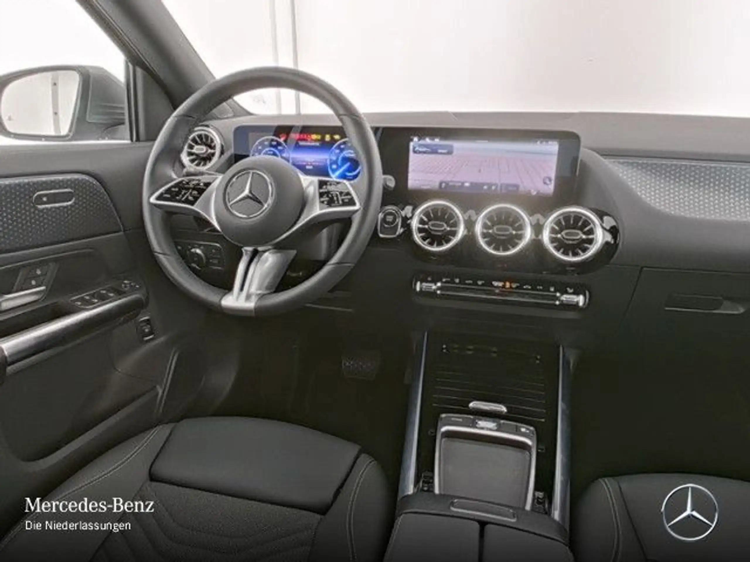 Mercedes-Benz - EQA 250