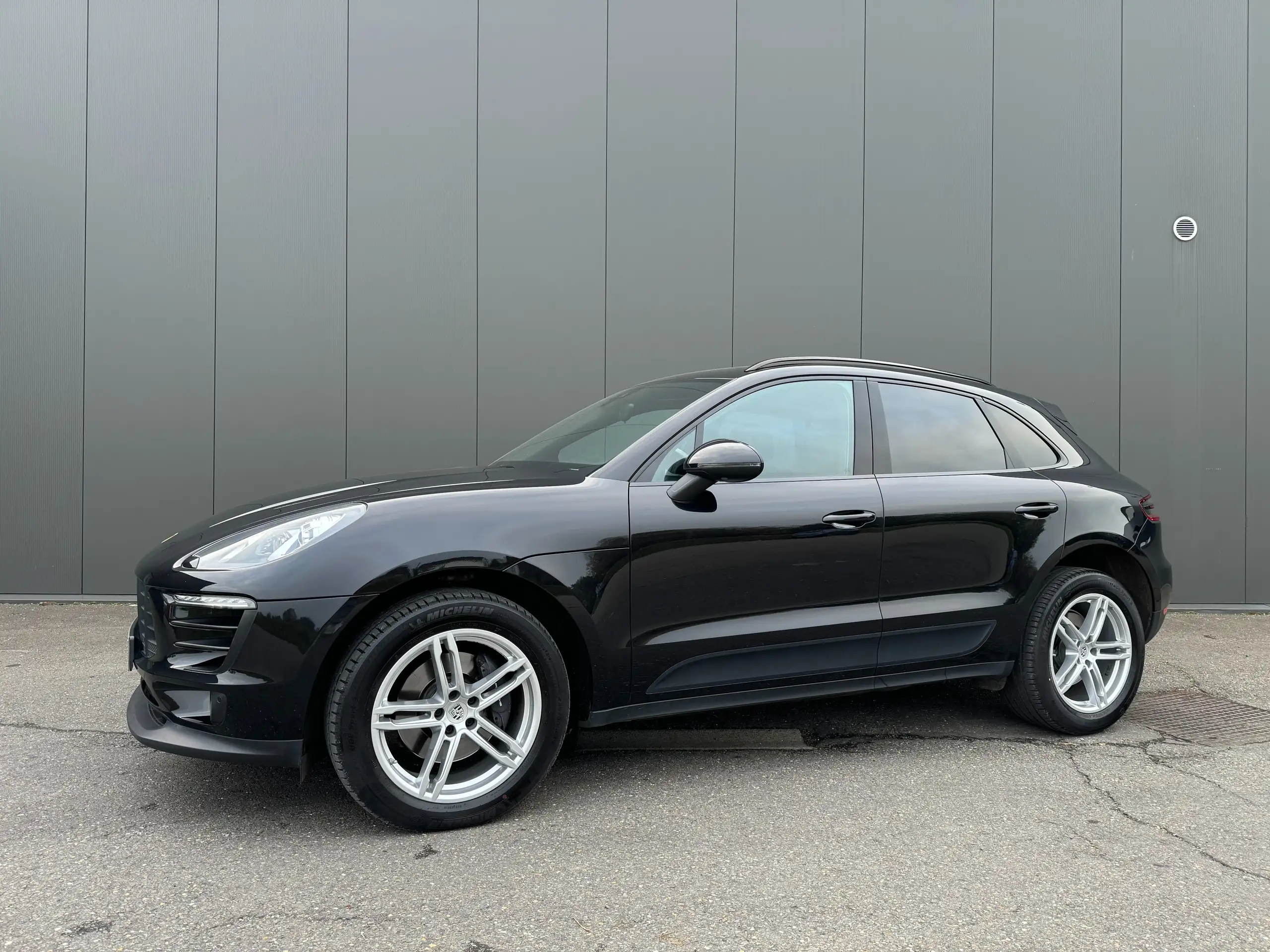 Porsche - Macan