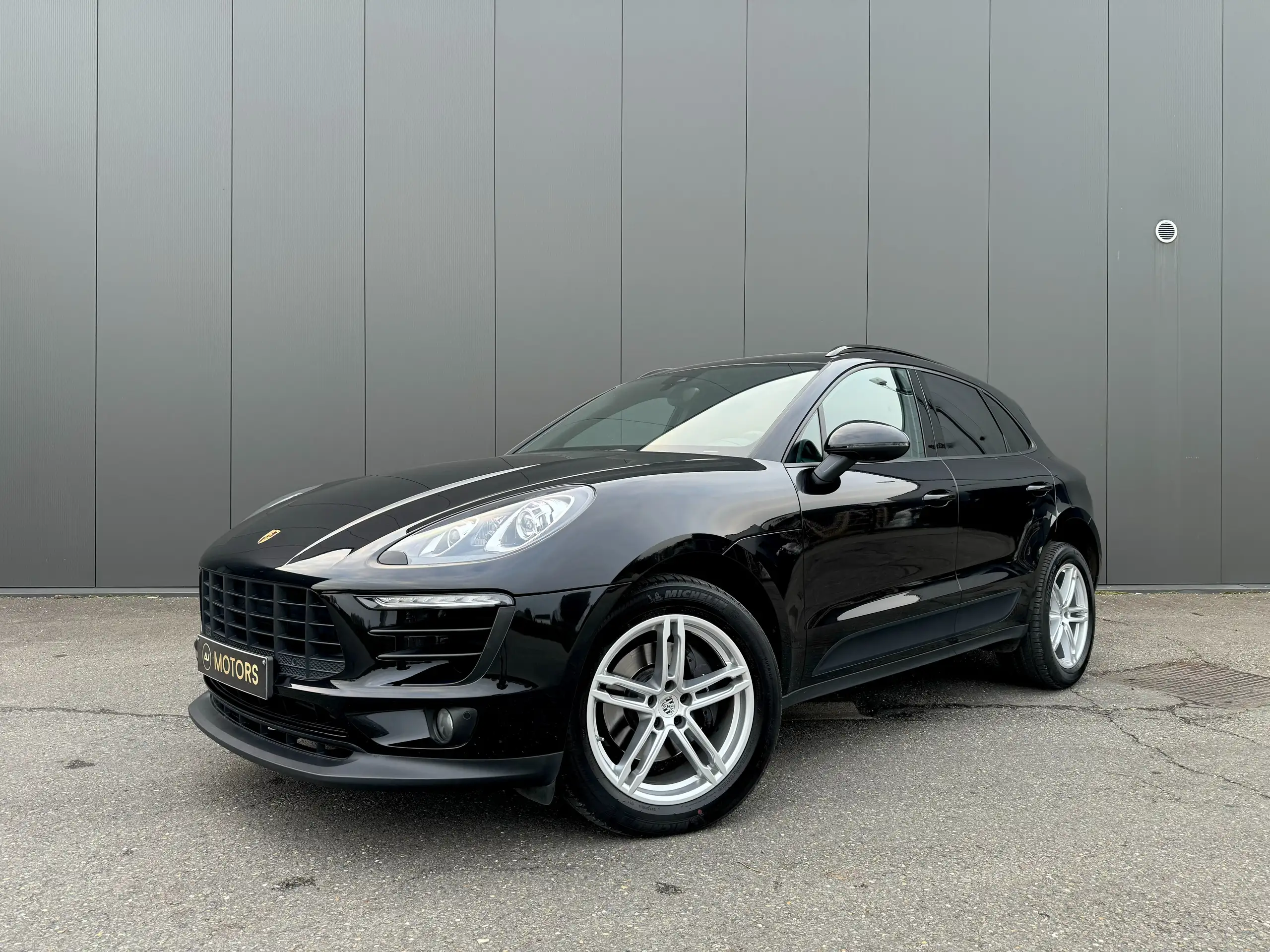 Porsche - Macan