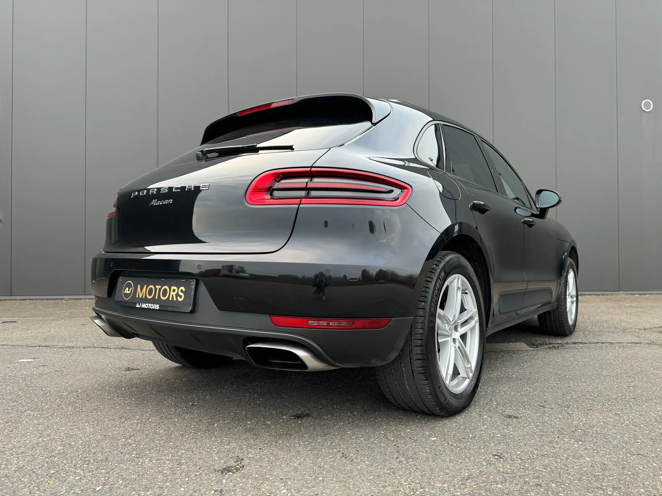 Porsche - Macan