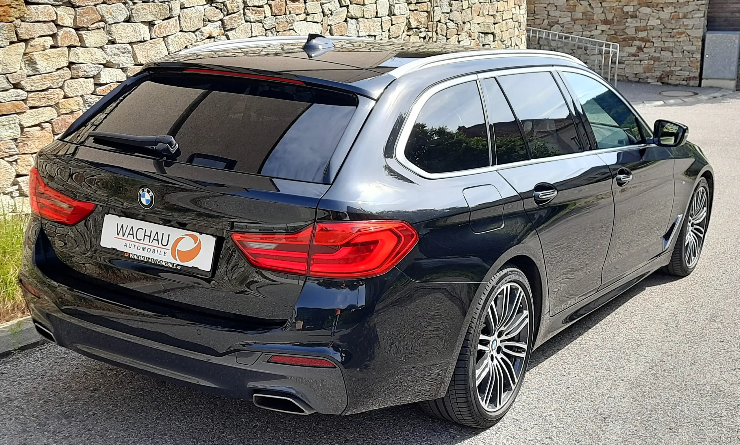 BMW - 530