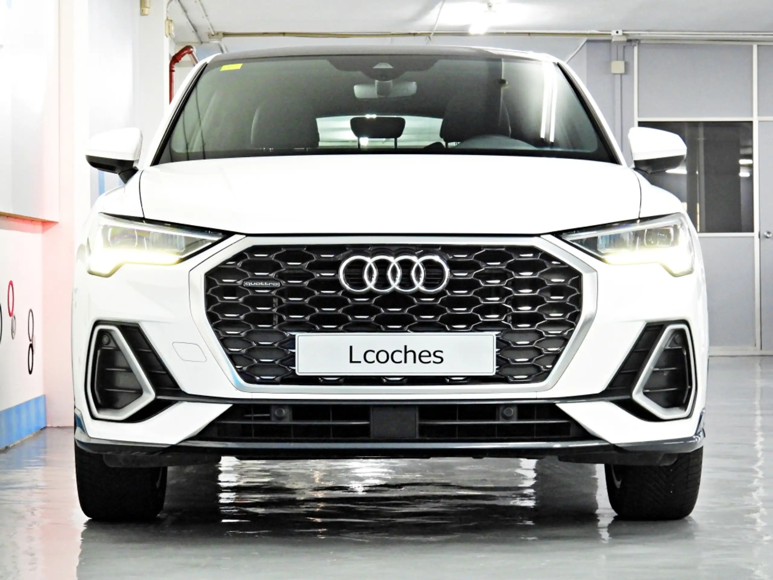 Audi - Q3