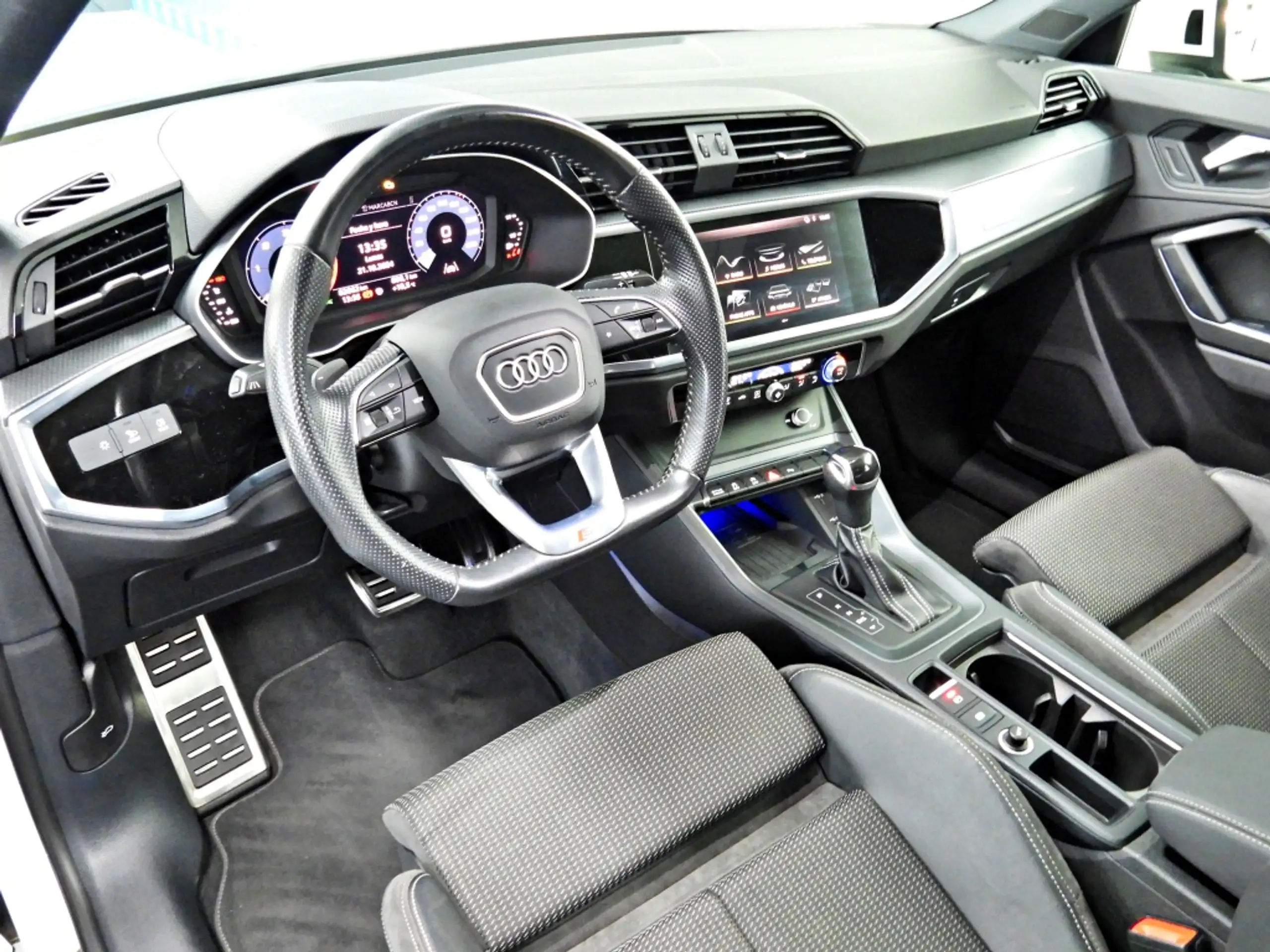 Audi - Q3