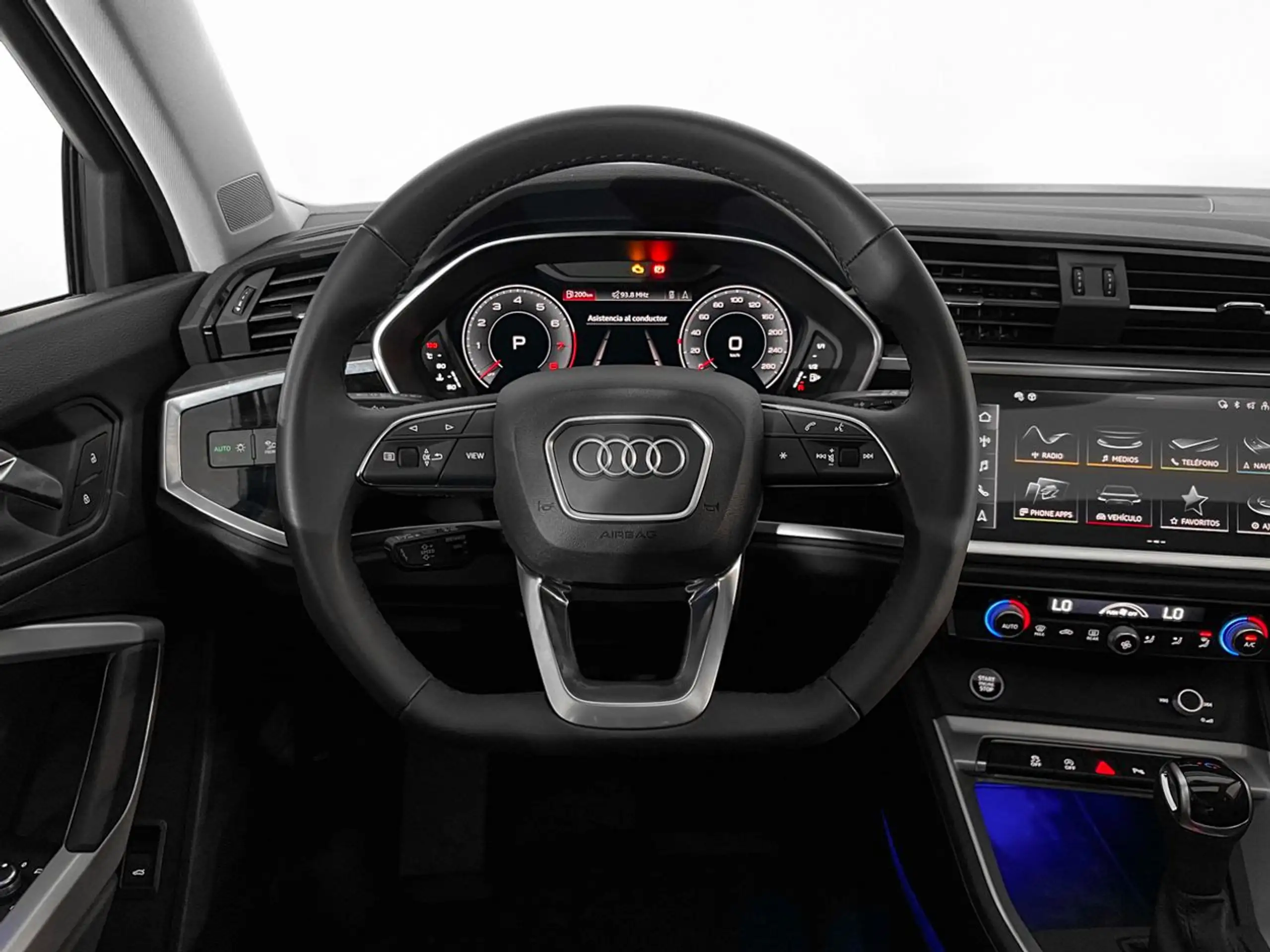 Audi - Q3