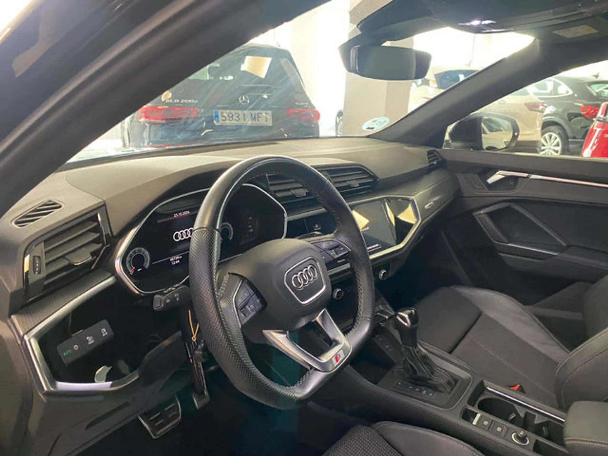 Audi - Q3