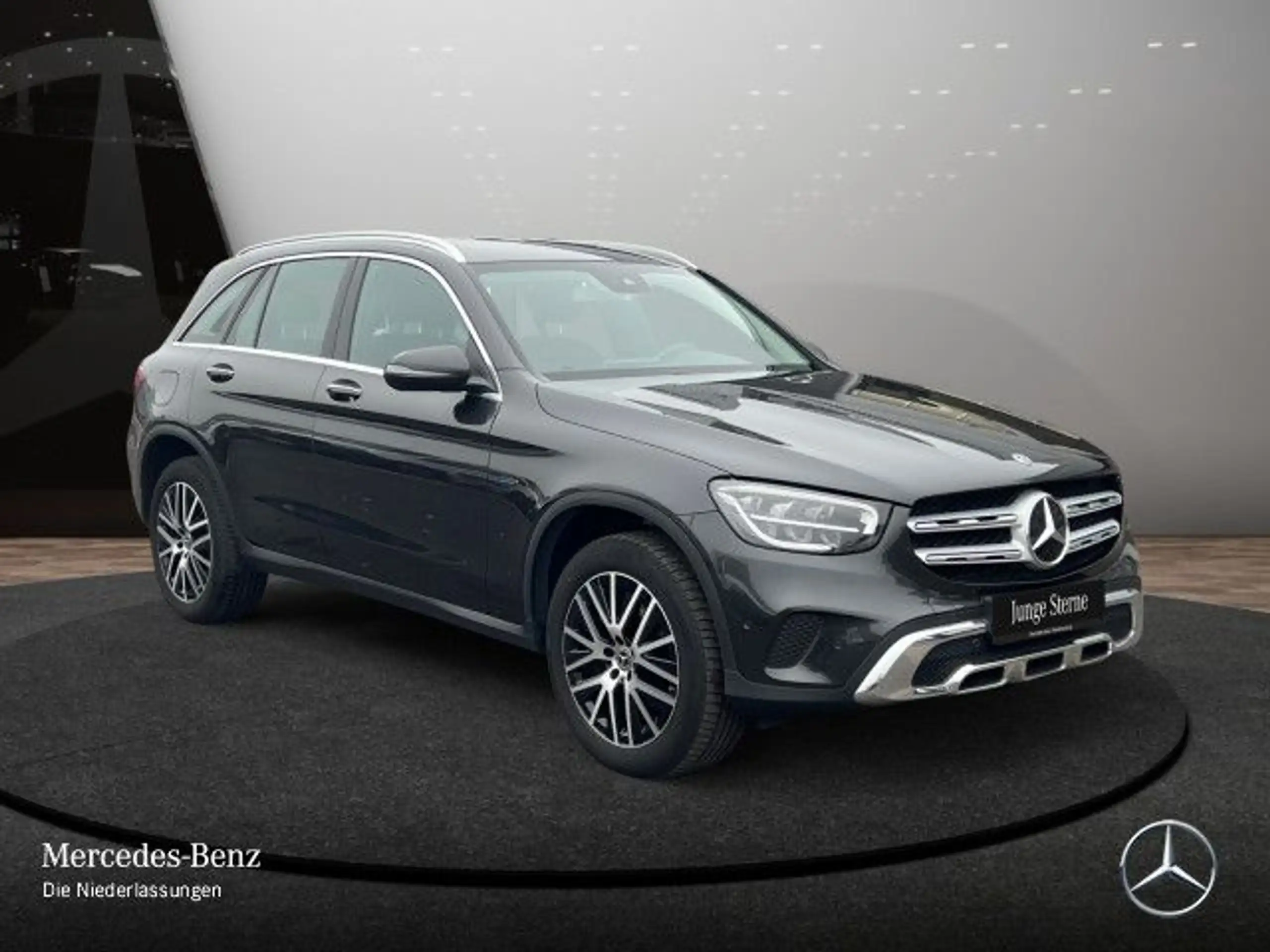 Mercedes-Benz - GLC 300