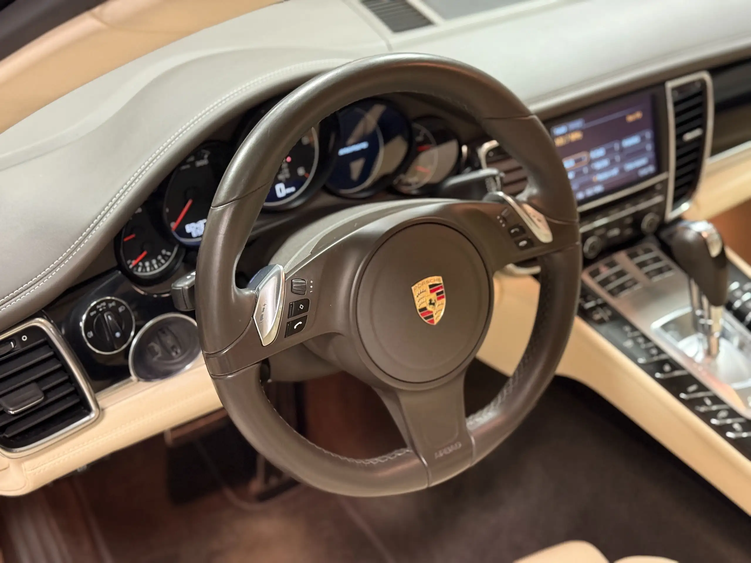 Porsche - Panamera