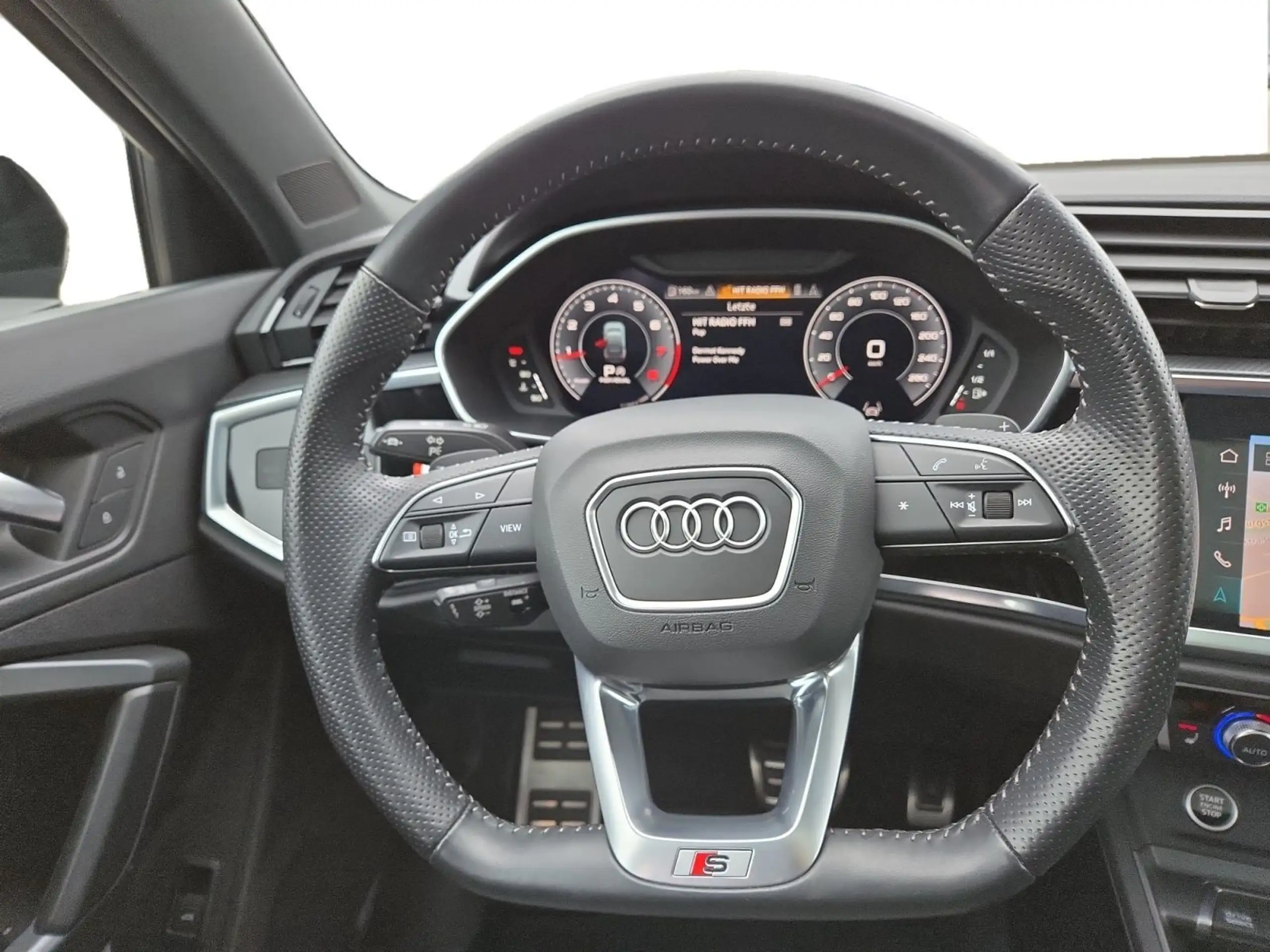 Audi - Q3