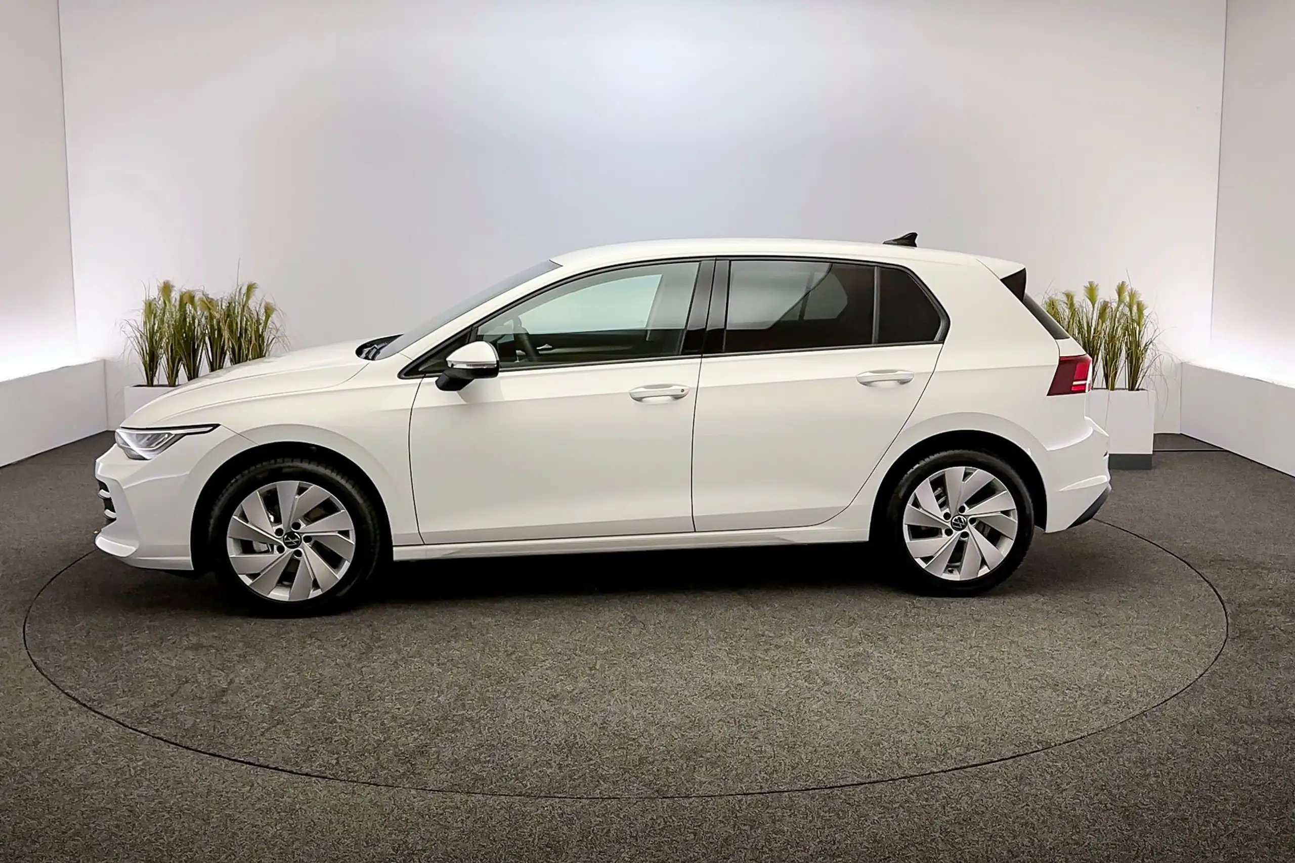 Volkswagen - Golf