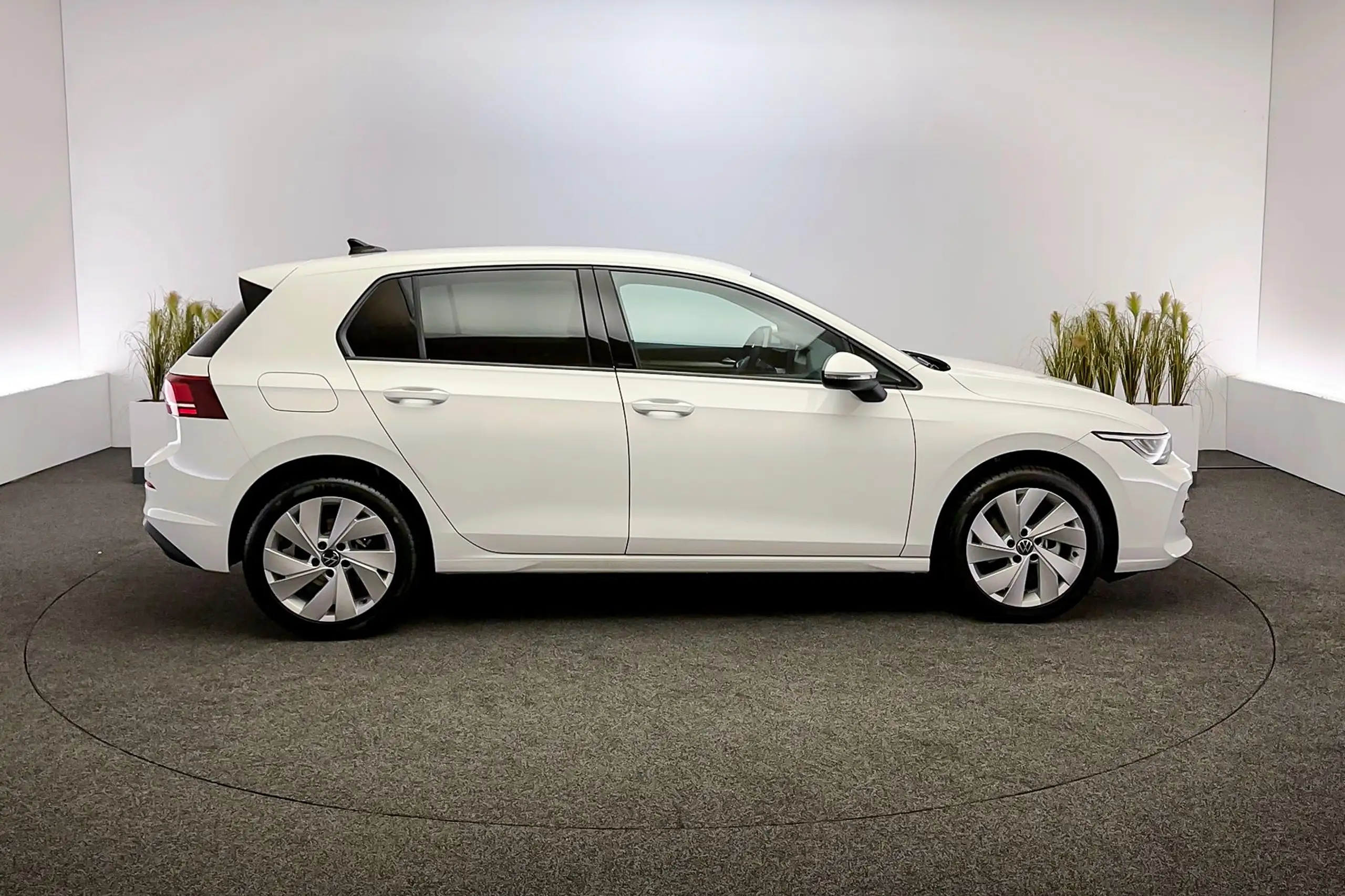 Volkswagen - Golf